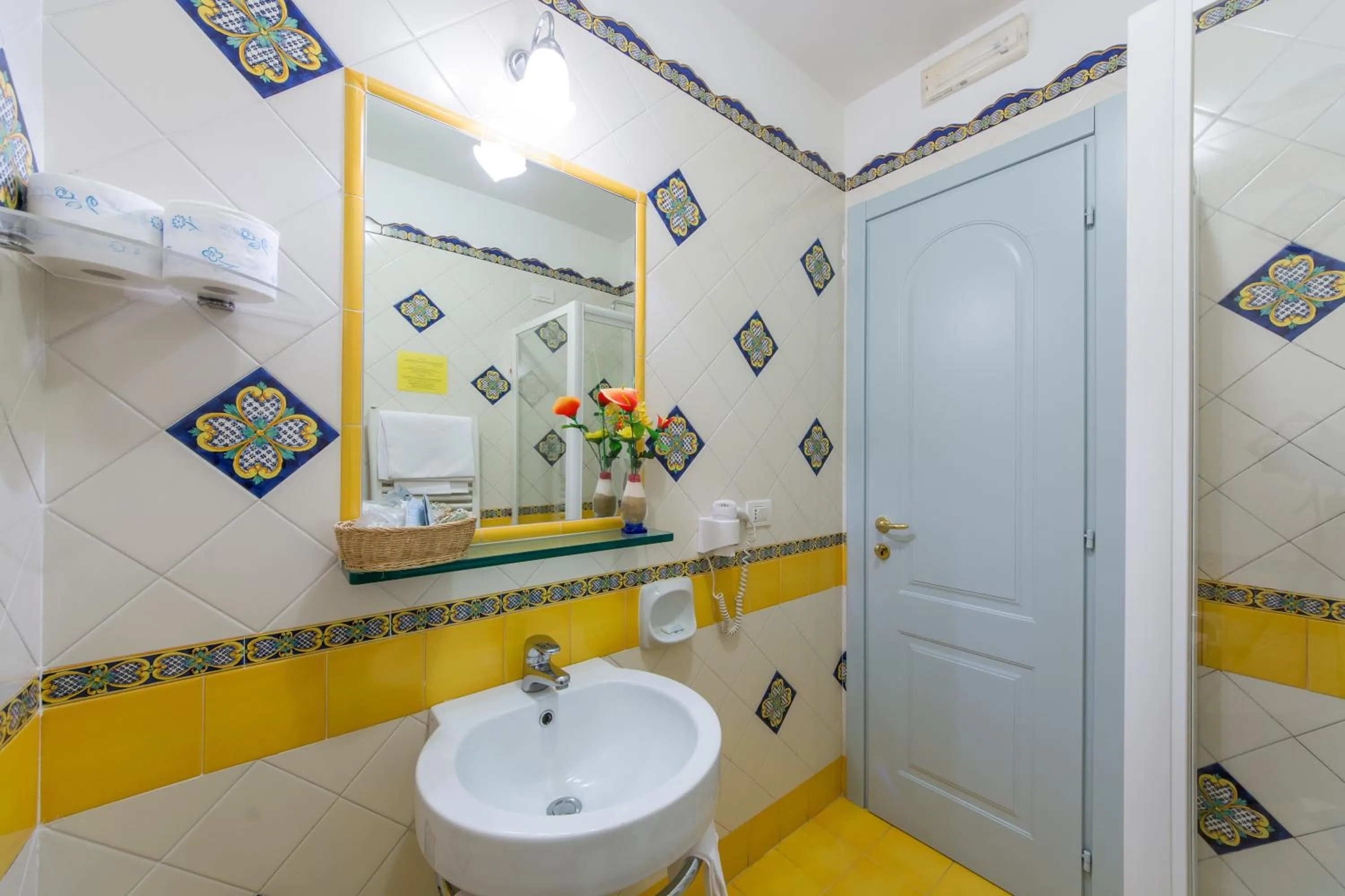 Bathroom in Meublè Casa Mannini Rooms