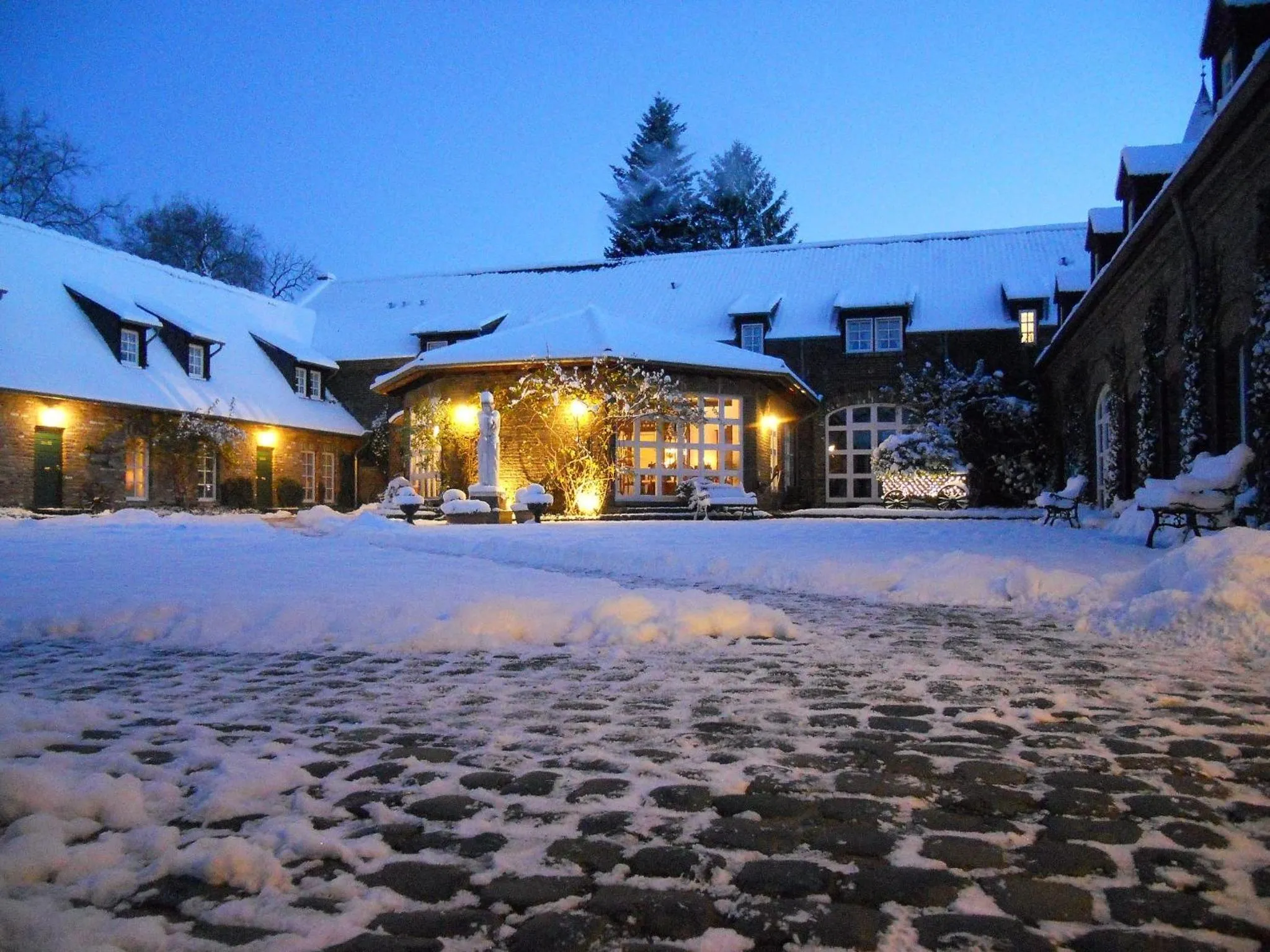 Property building in Falderhof