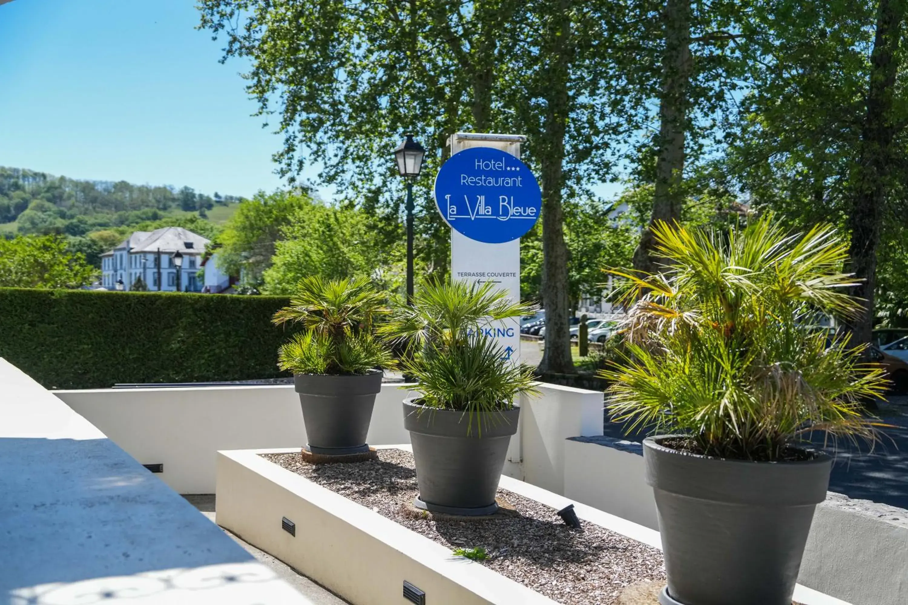 Logis Hôtel & Restaurant La Villa Bleue Logis Hôtel & Restaurant La Villa Bleue