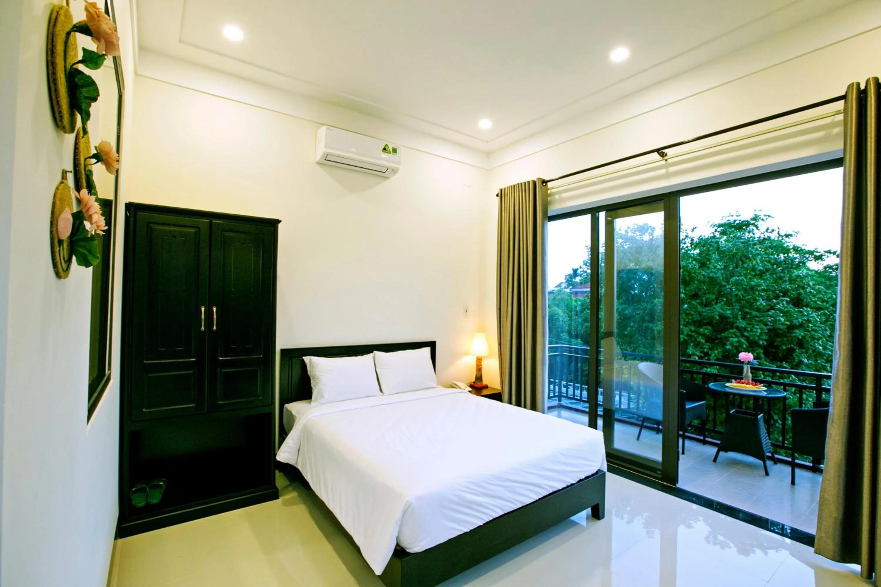 Garden, Bed in Zen Hoian Villa