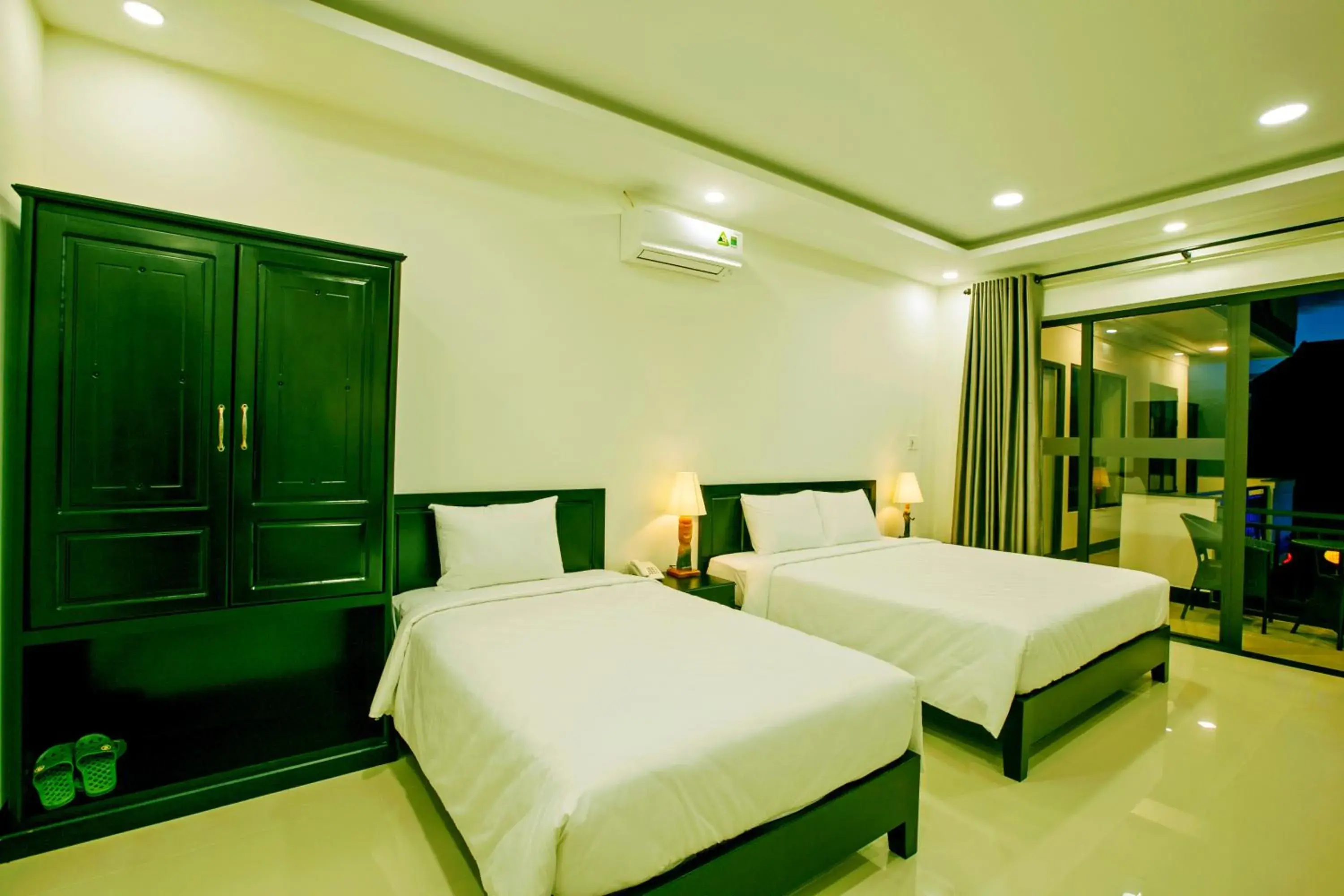 Triple Room with Balcony in Zen Hoian Villa Triple Room with Balcony in Zen Hoian Villa