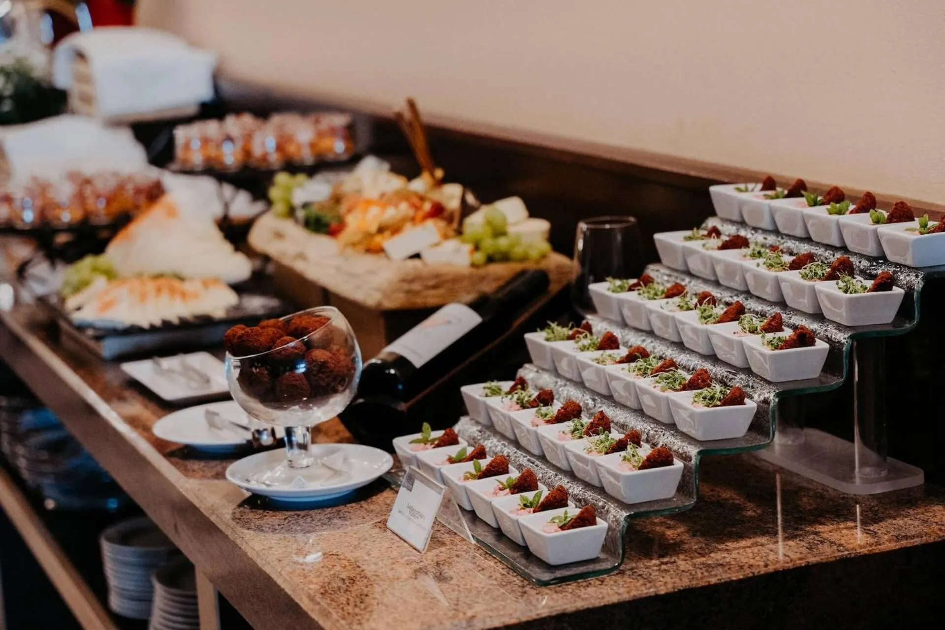 Restaurant/places to eat in Hotel Partizán