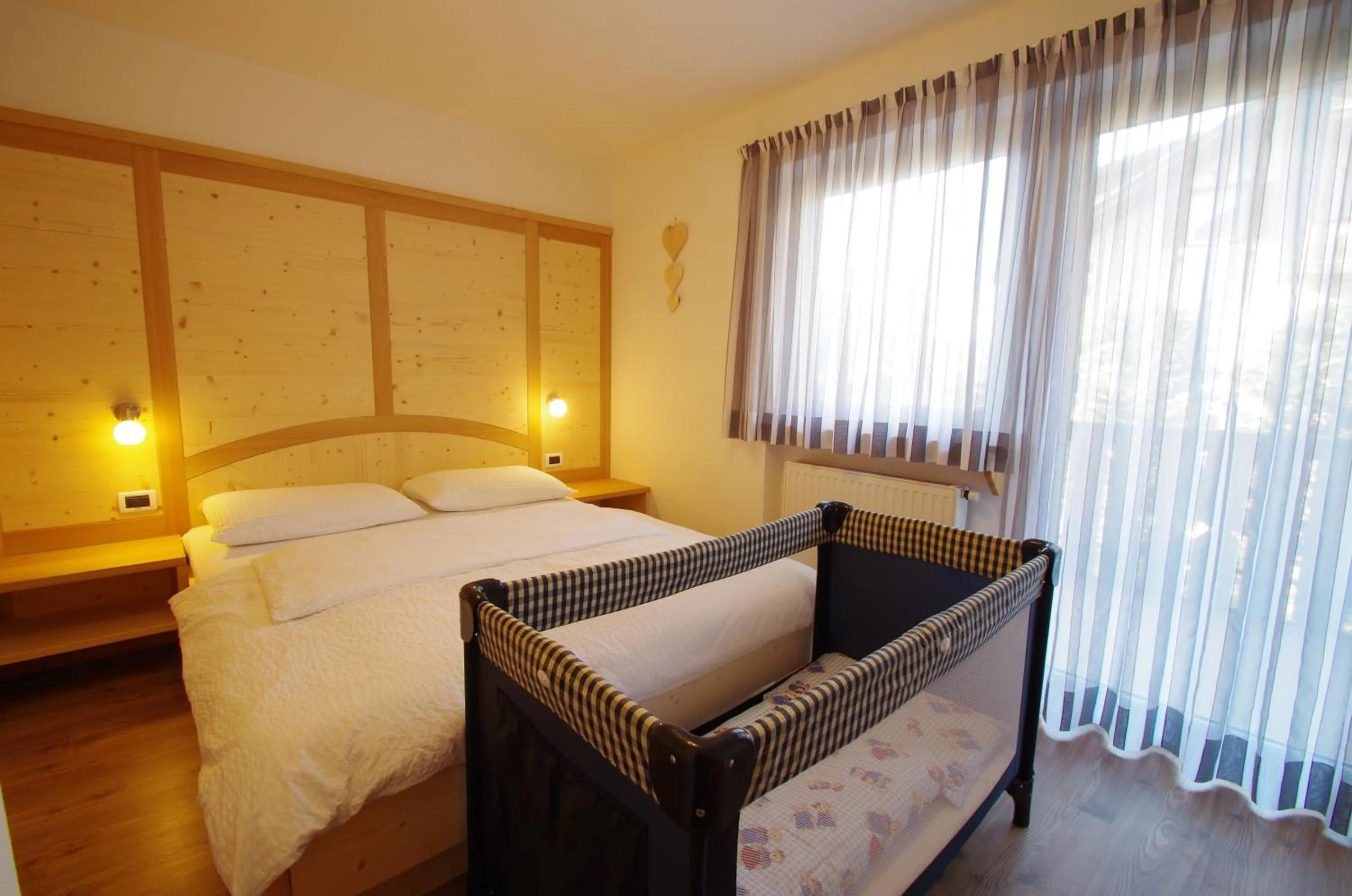 Bedroom, Bed in Villa Hubertus