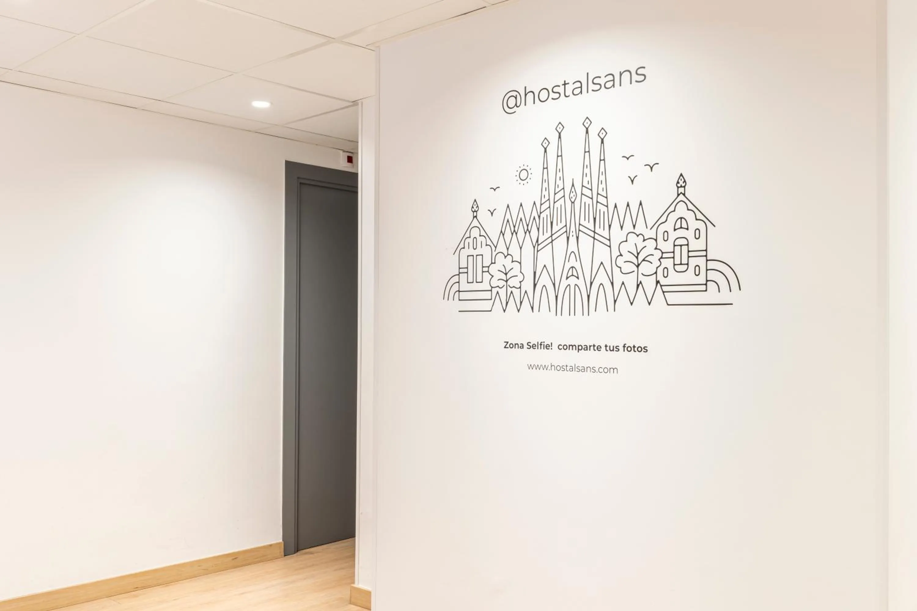 Property building in Hostal Sans