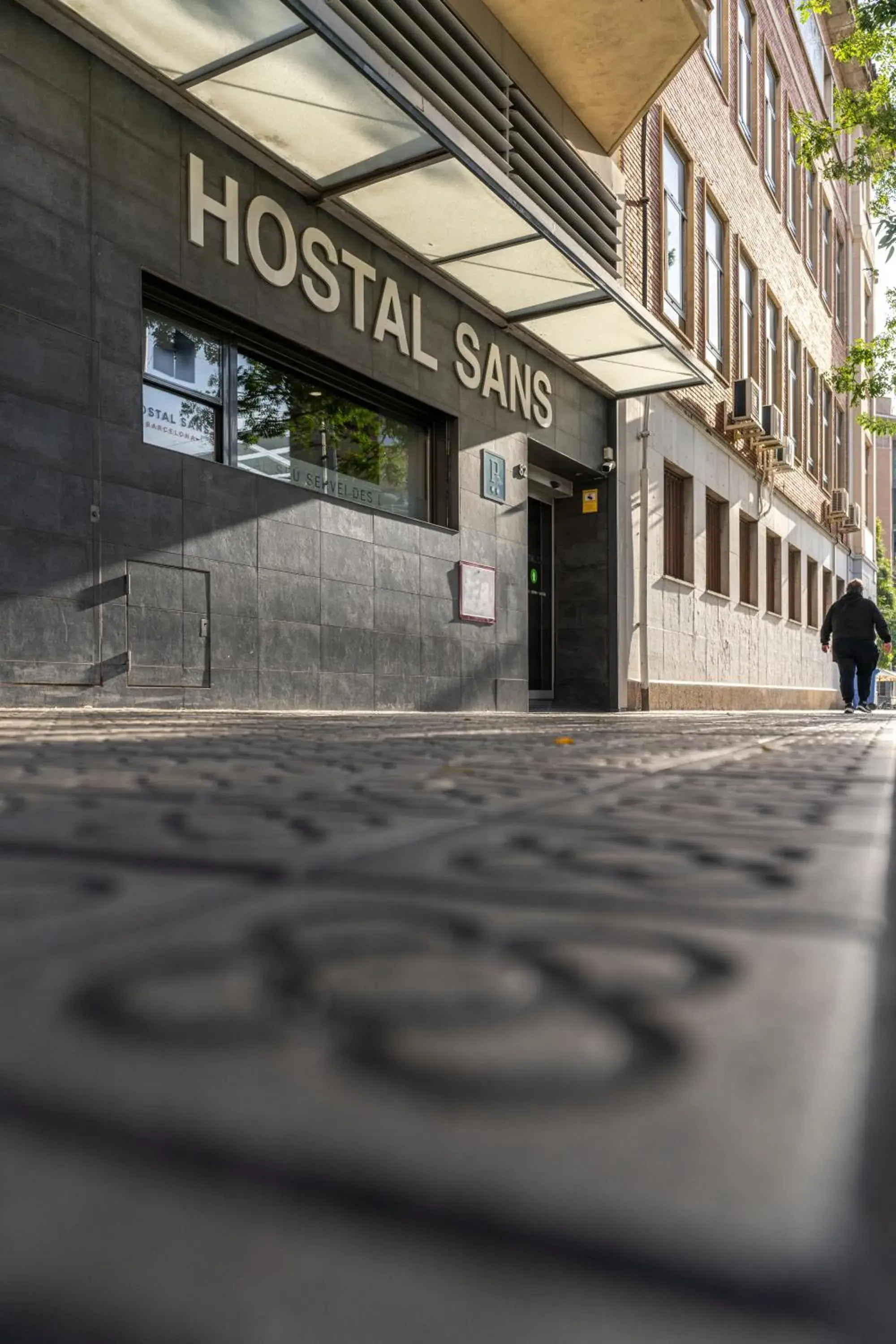 Facade/entrance in Hostal Sans Facade/entrance in Hostal Sans