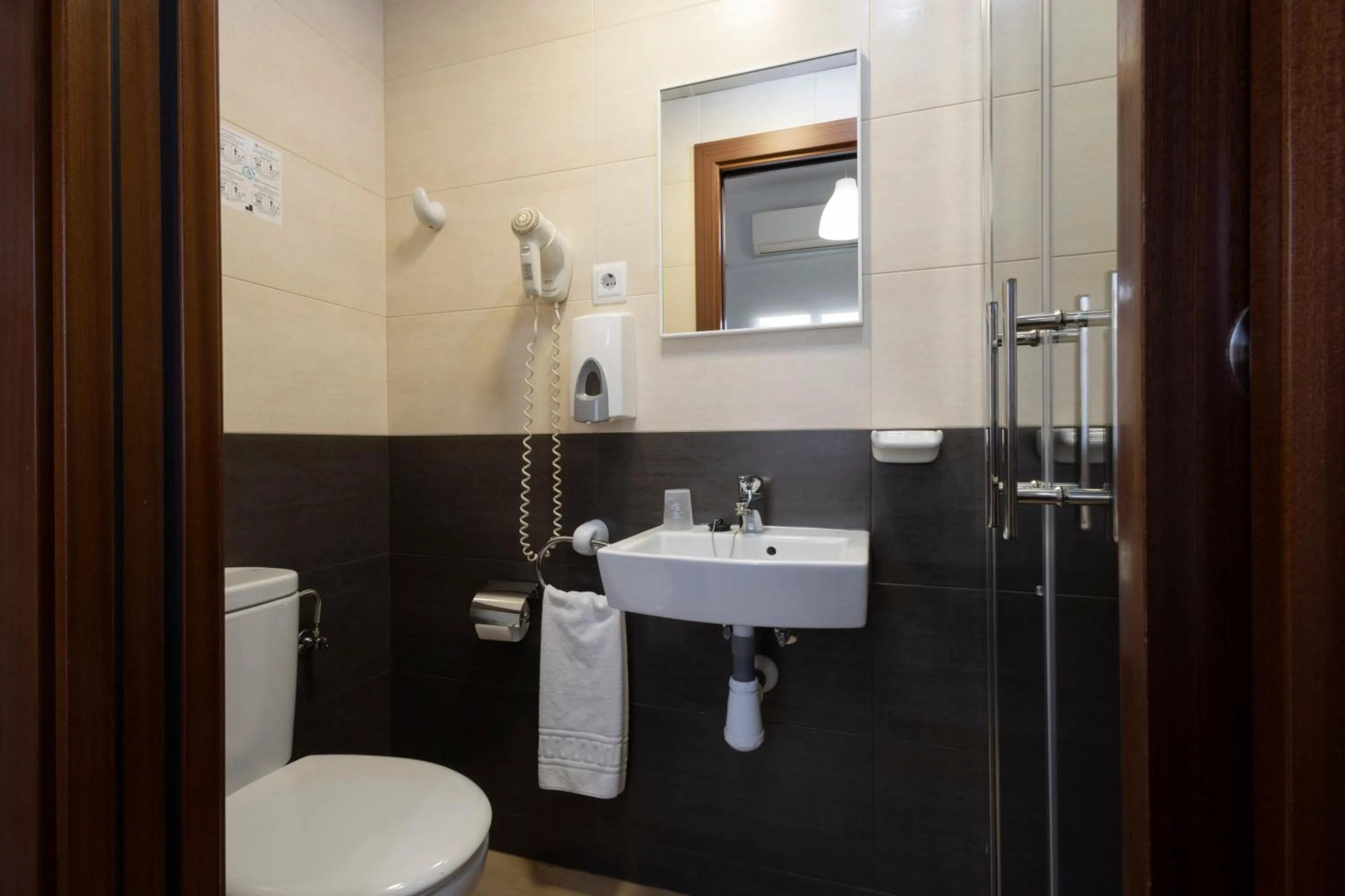 Bathroom in Hostal Sans