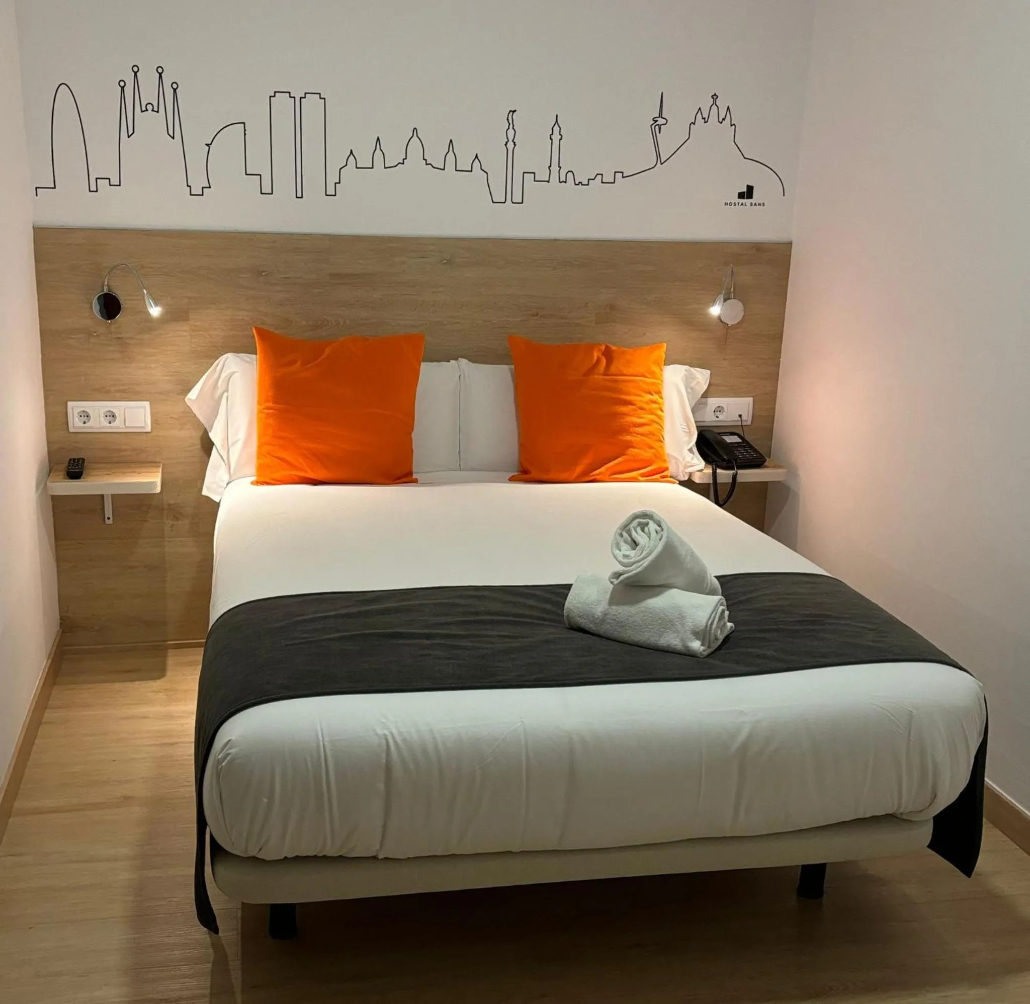 Bedroom, Bed in Hostal Sans