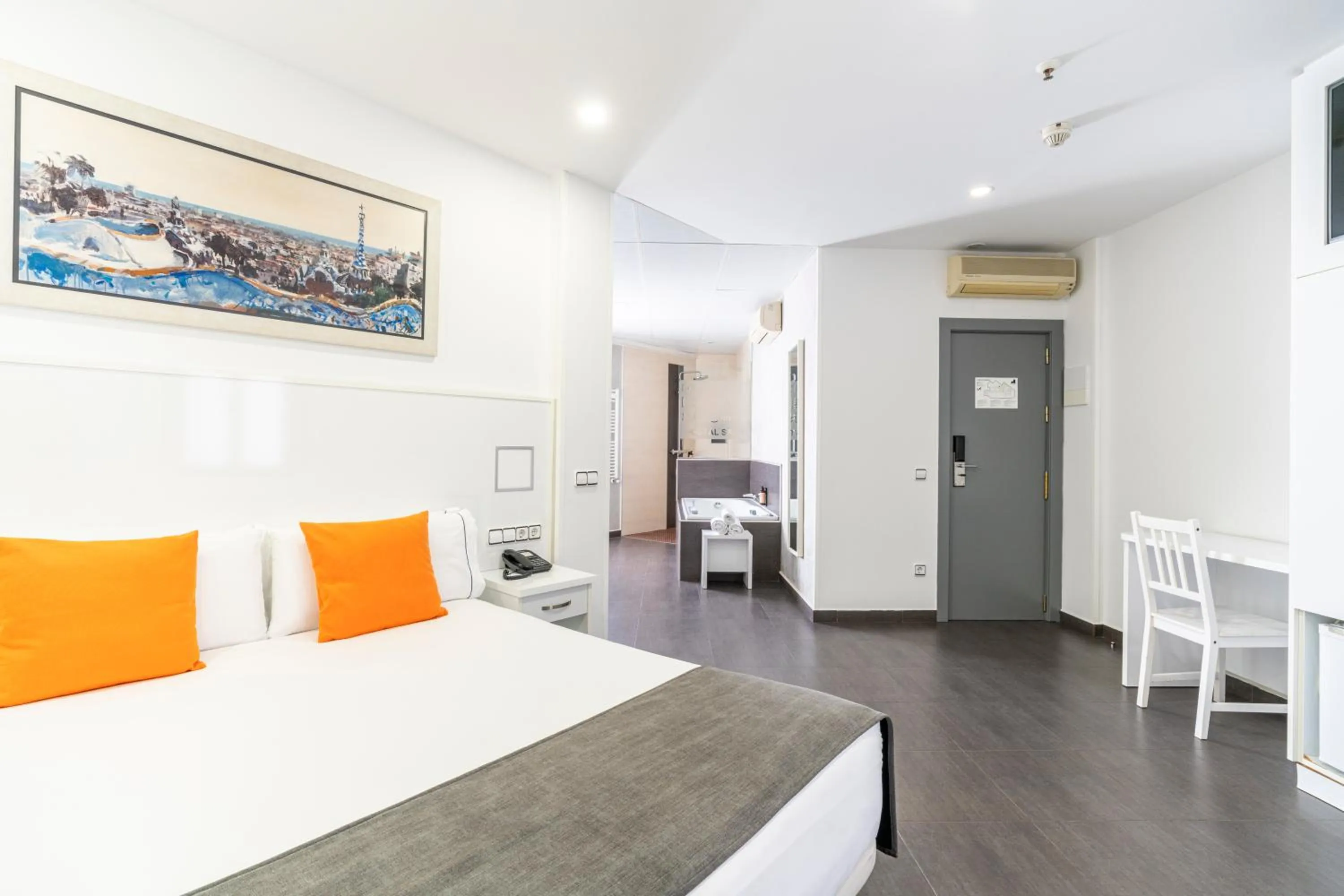 Photo of the whole room, Bed in Hostal Sans