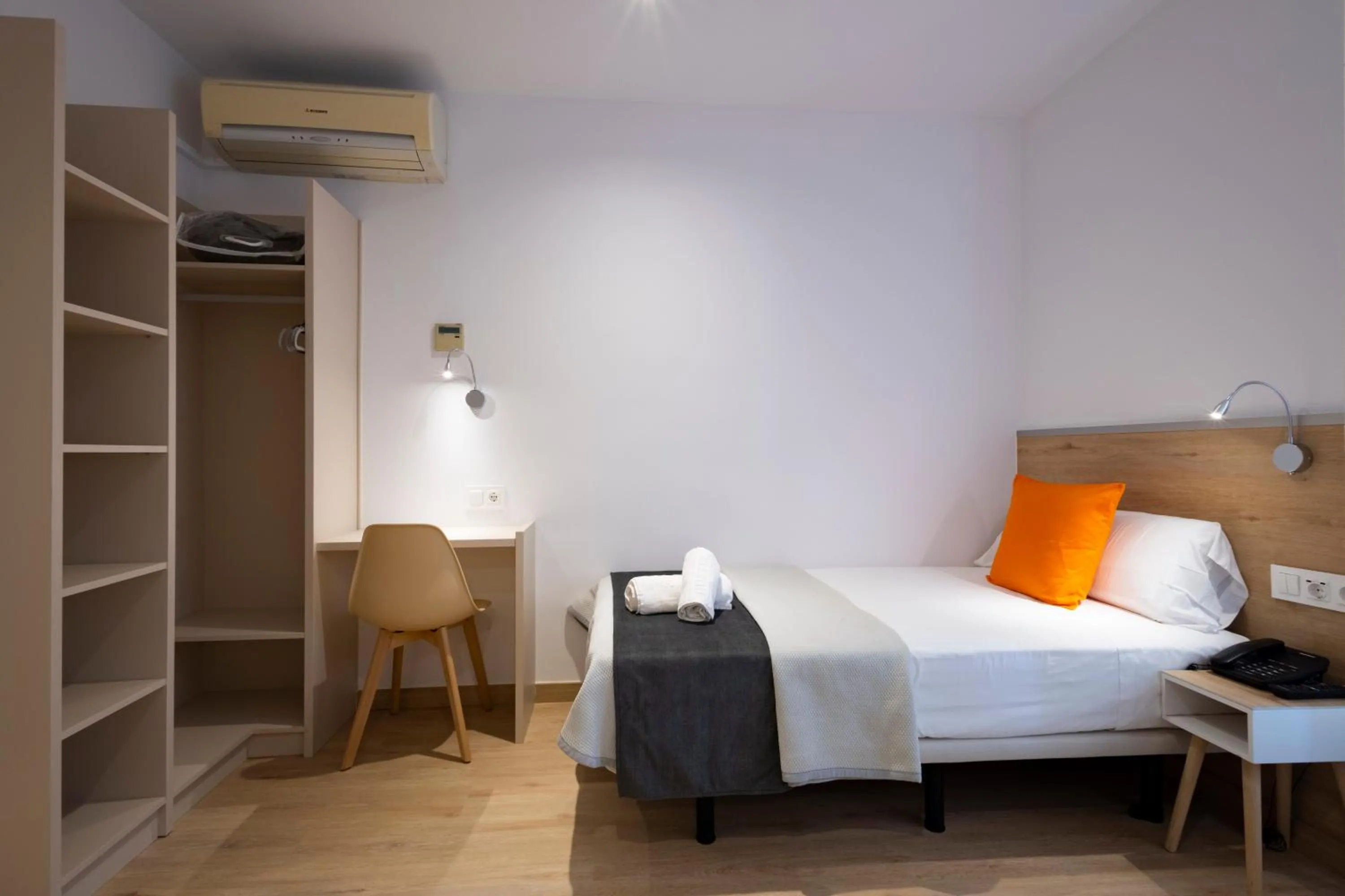 Photo of the whole room, Bed in Hostal Sans