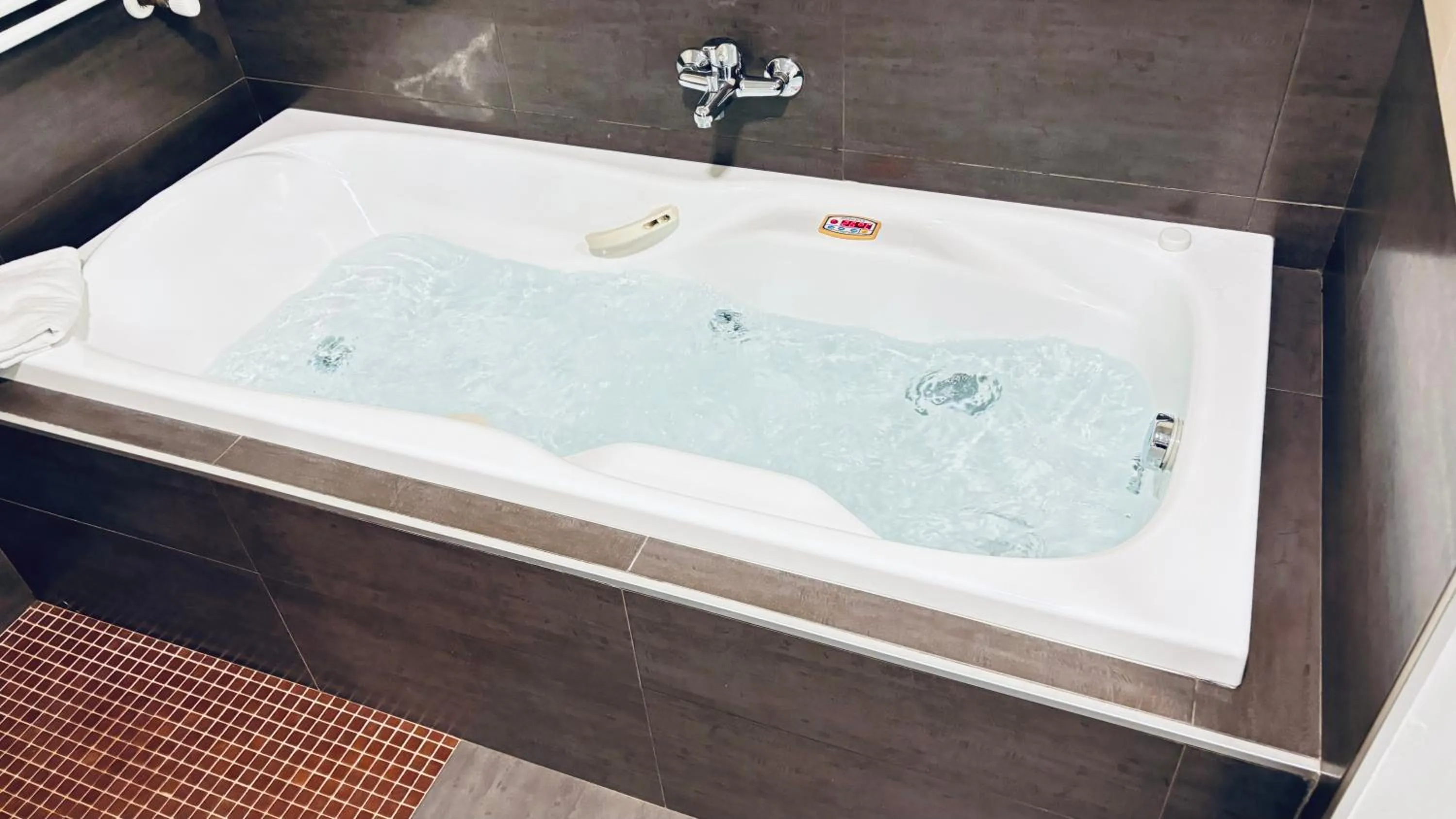 Hot Tub in Hostal Sans