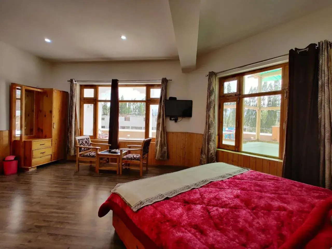 Photo of the whole room, Bed in Glacier View Guest House Photo of the whole room, Bed in Glacier View Guest House