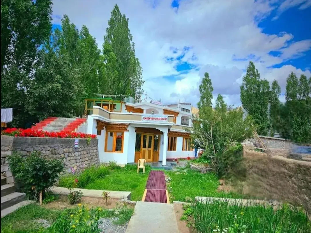 Property building in Glacier View Guest House Property building in Glacier View Guest House