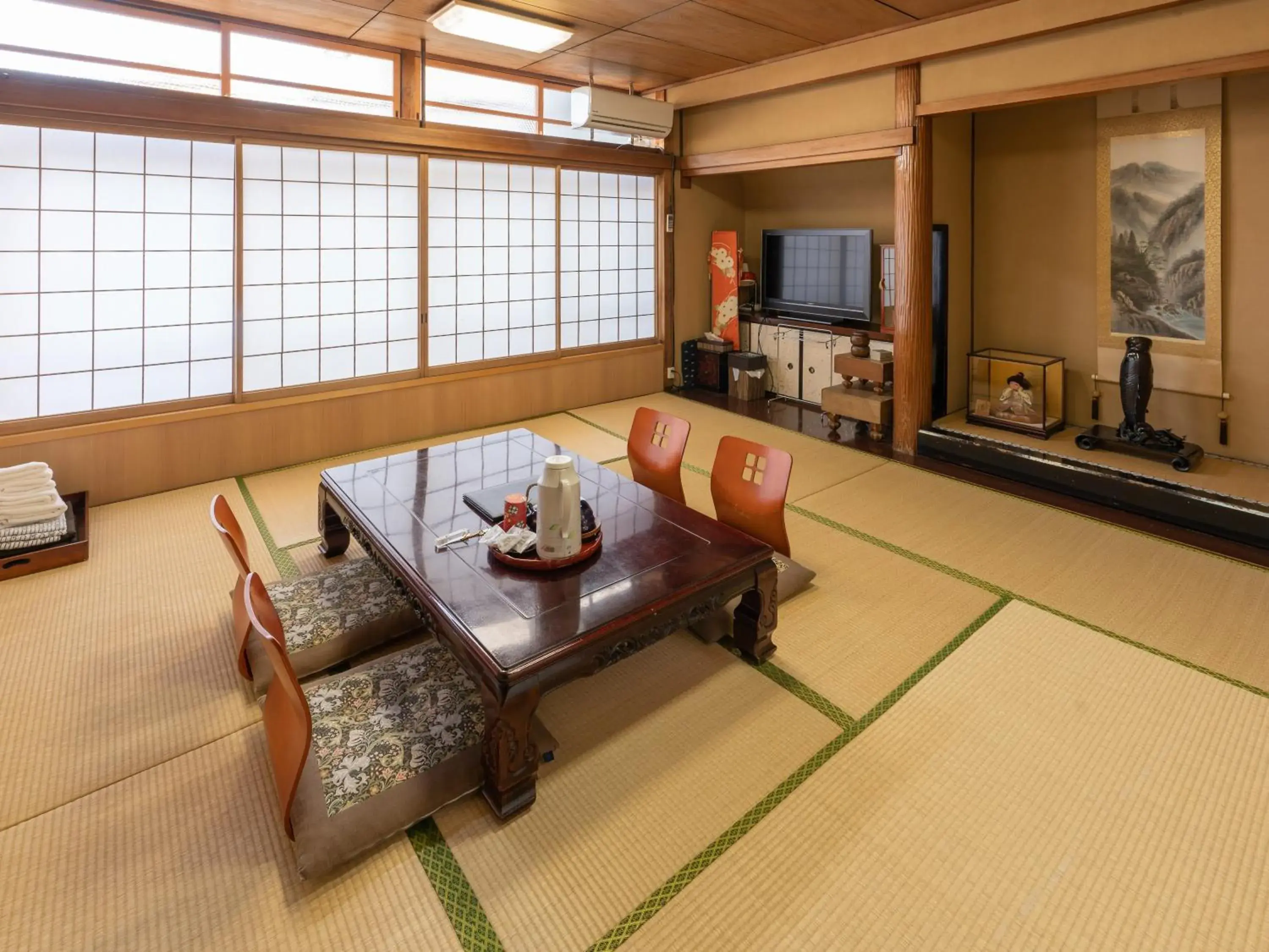 Living room, Lobby/Reception in Fujiya Ryokan