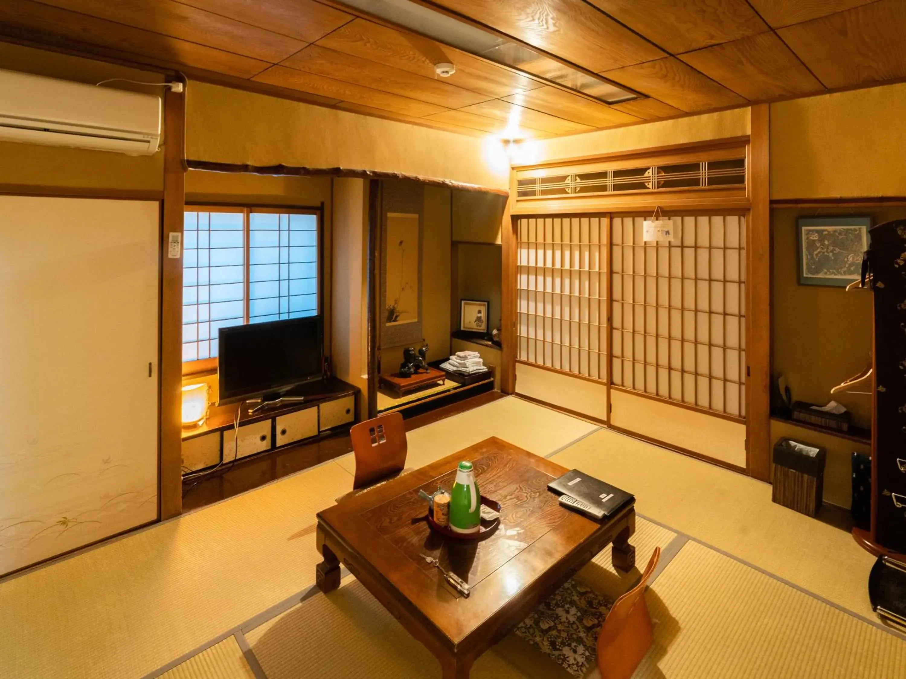 Living room, Lounge/Bar in Fujiya Ryokan