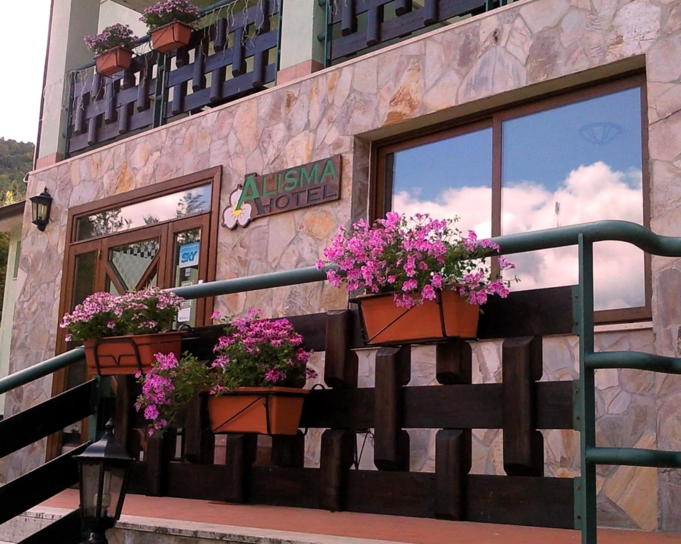 Facade/entrance in Hotel Alisma