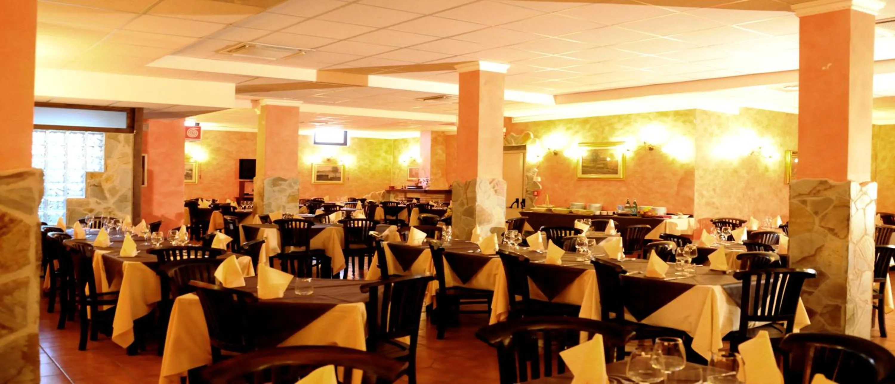 Restaurant/places to eat in Hotel Alisma