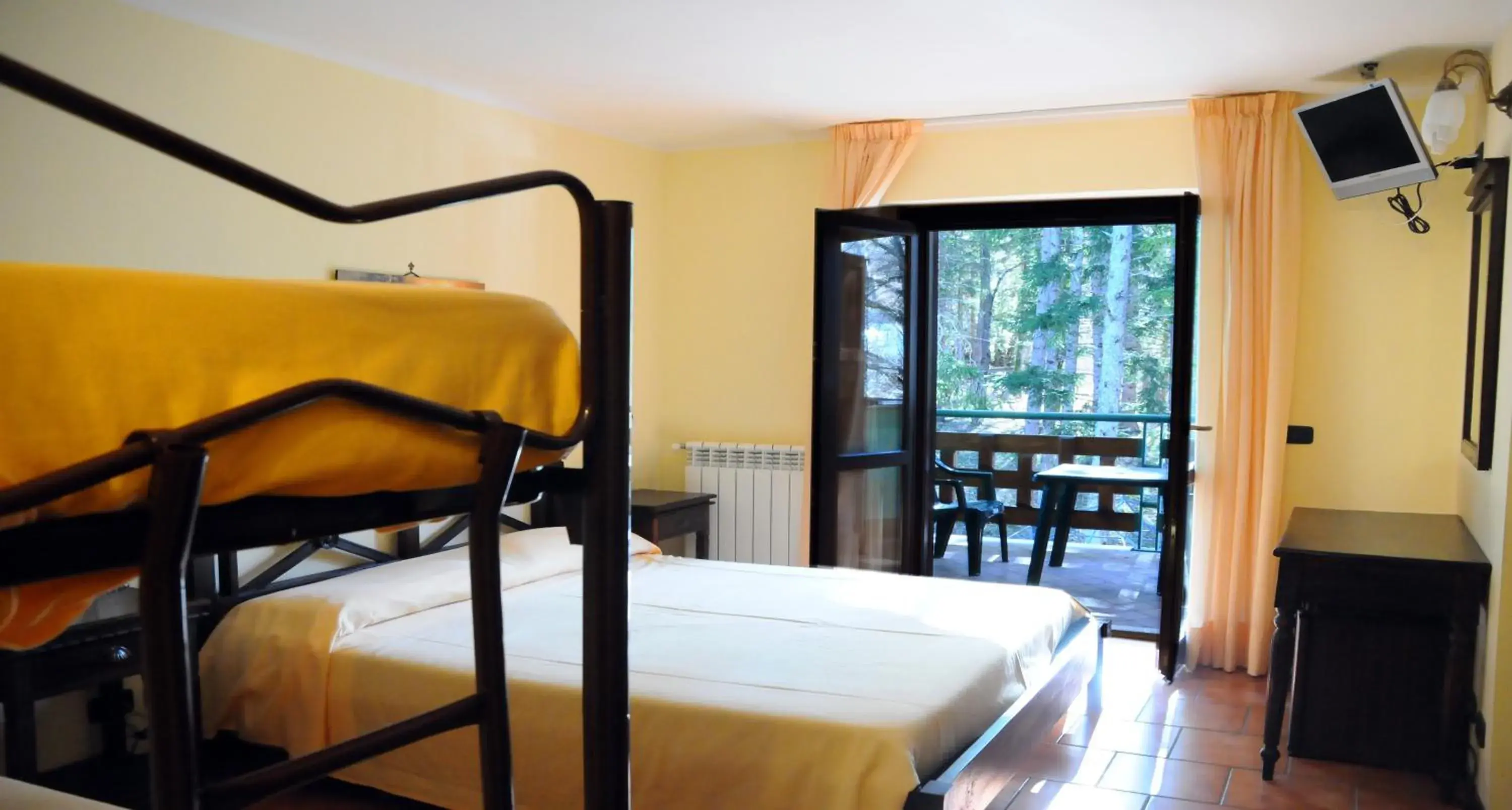 Quadruple Room in Hotel Alisma Quadruple Room in Hotel Alisma