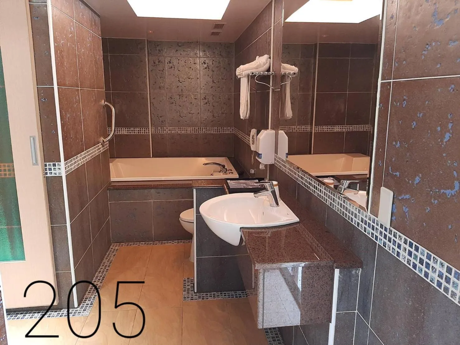 Chateau Motel & Spa (Daliao)