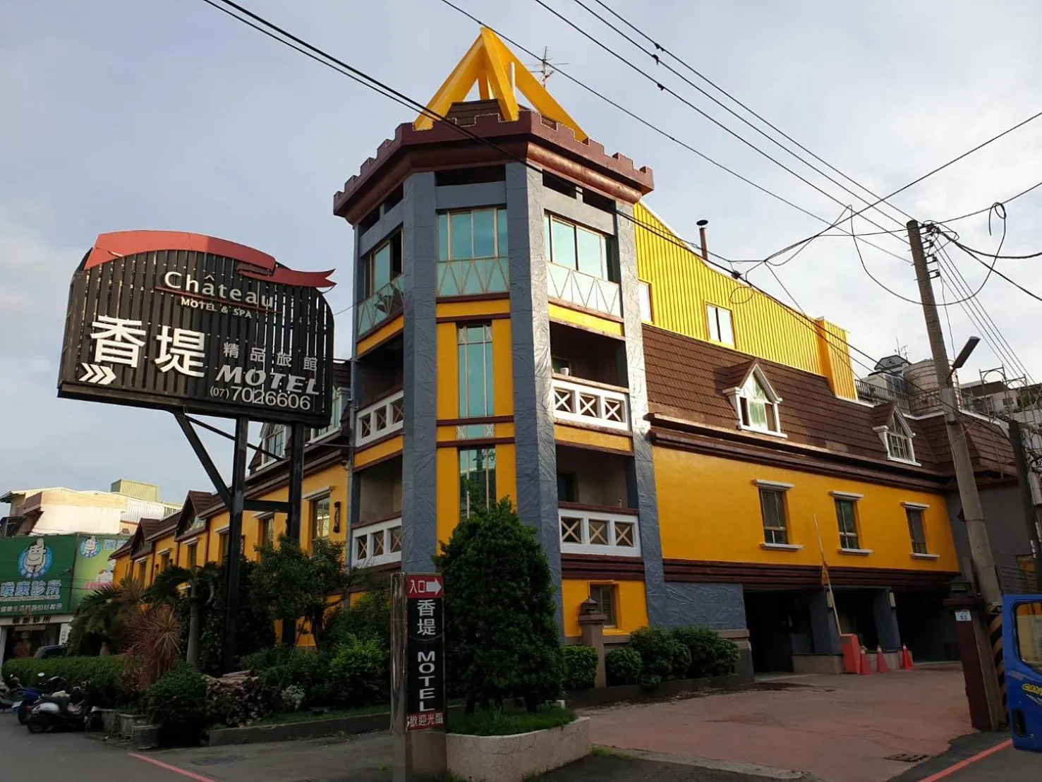 Property building in Chateau Motel & Spa (Daliao)