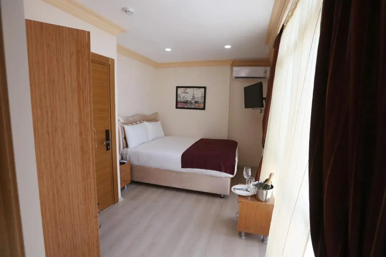 Photo of the whole room, Bed in Maxwell Hotel Photo of the whole room, Bed in Maxwell Hotel