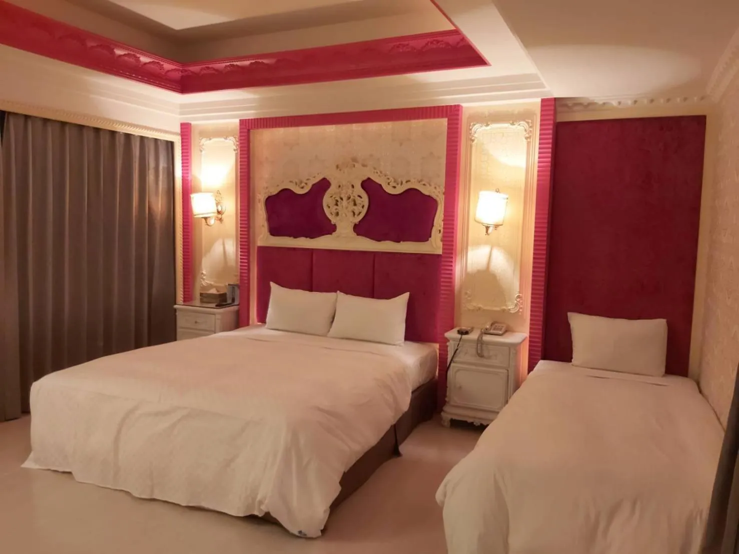 Bed in CHATEAU MOTEL (Crystal Code Museum)