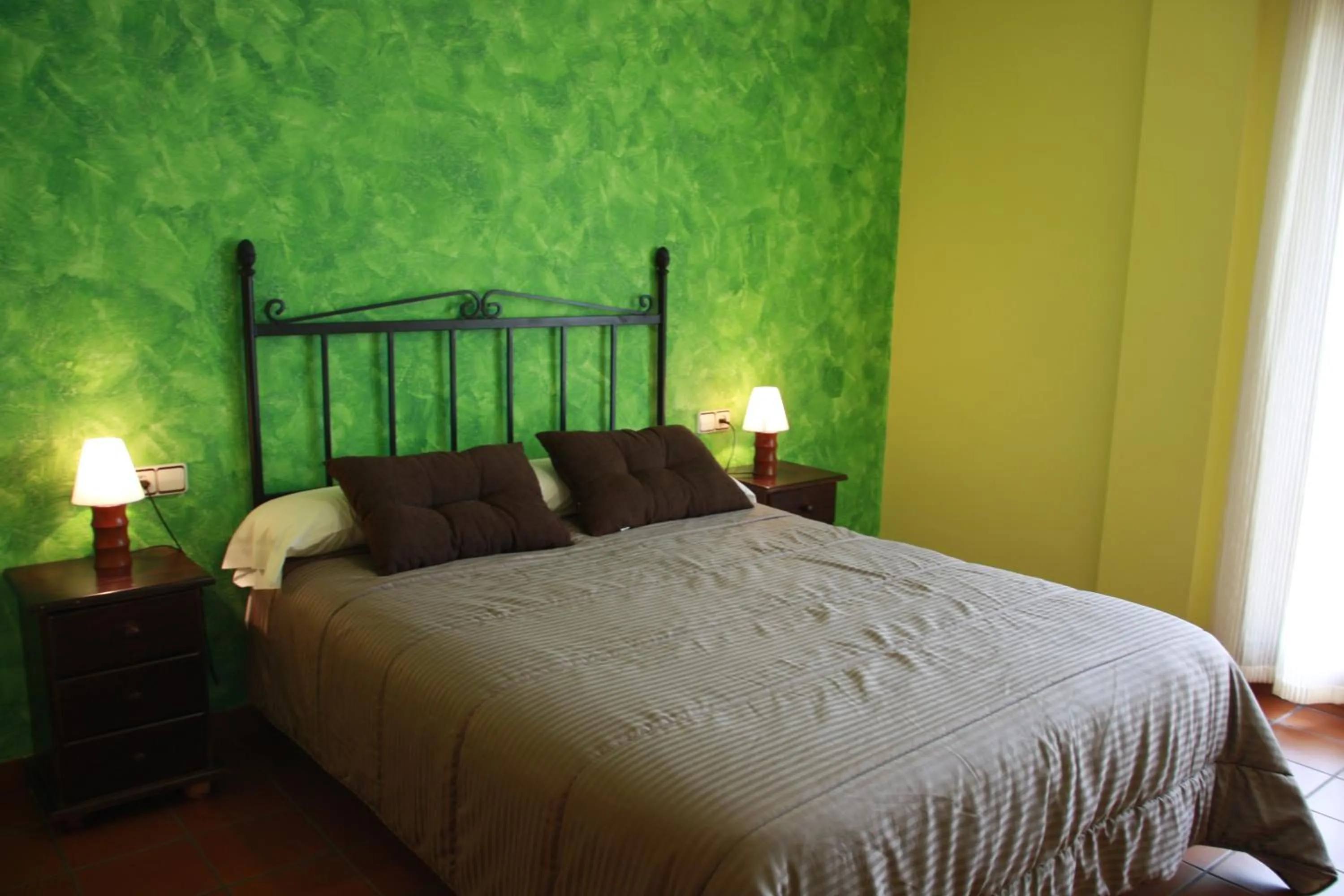 Decorative detail, Bed in Hostal Gúdar