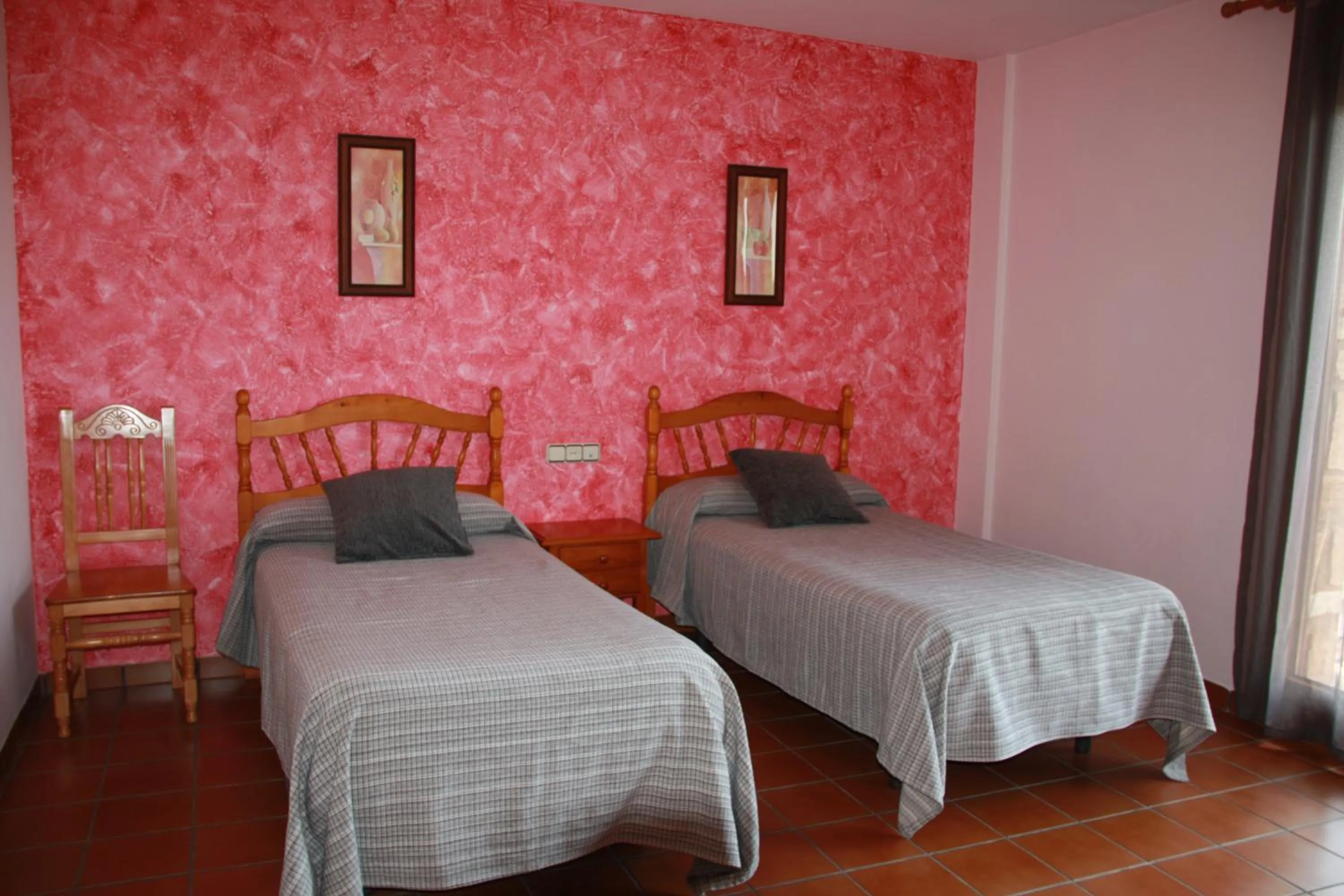 Balcony/Terrace, Bed in Hostal Gúdar