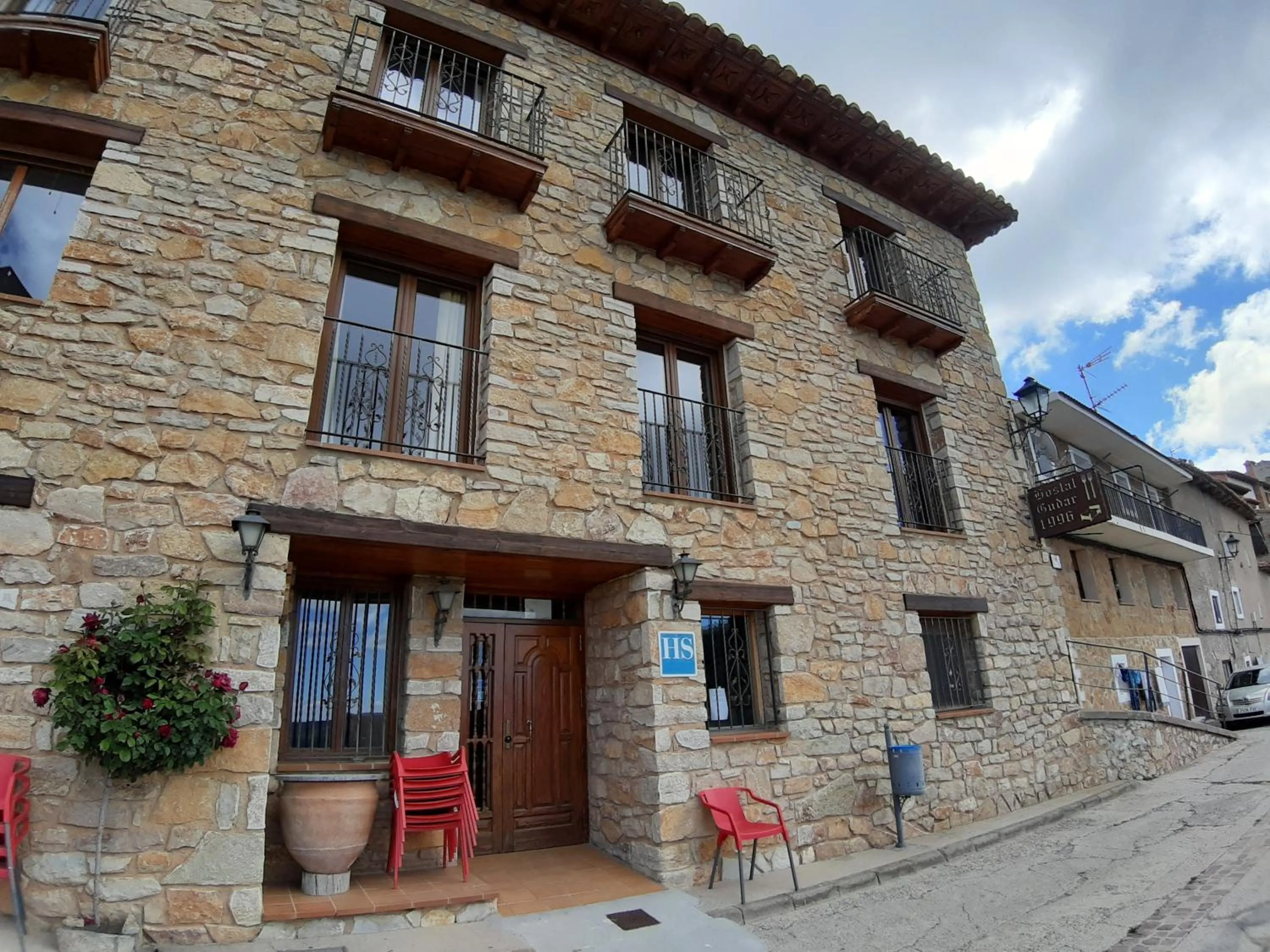 Facade/entrance in Hostal Gúdar