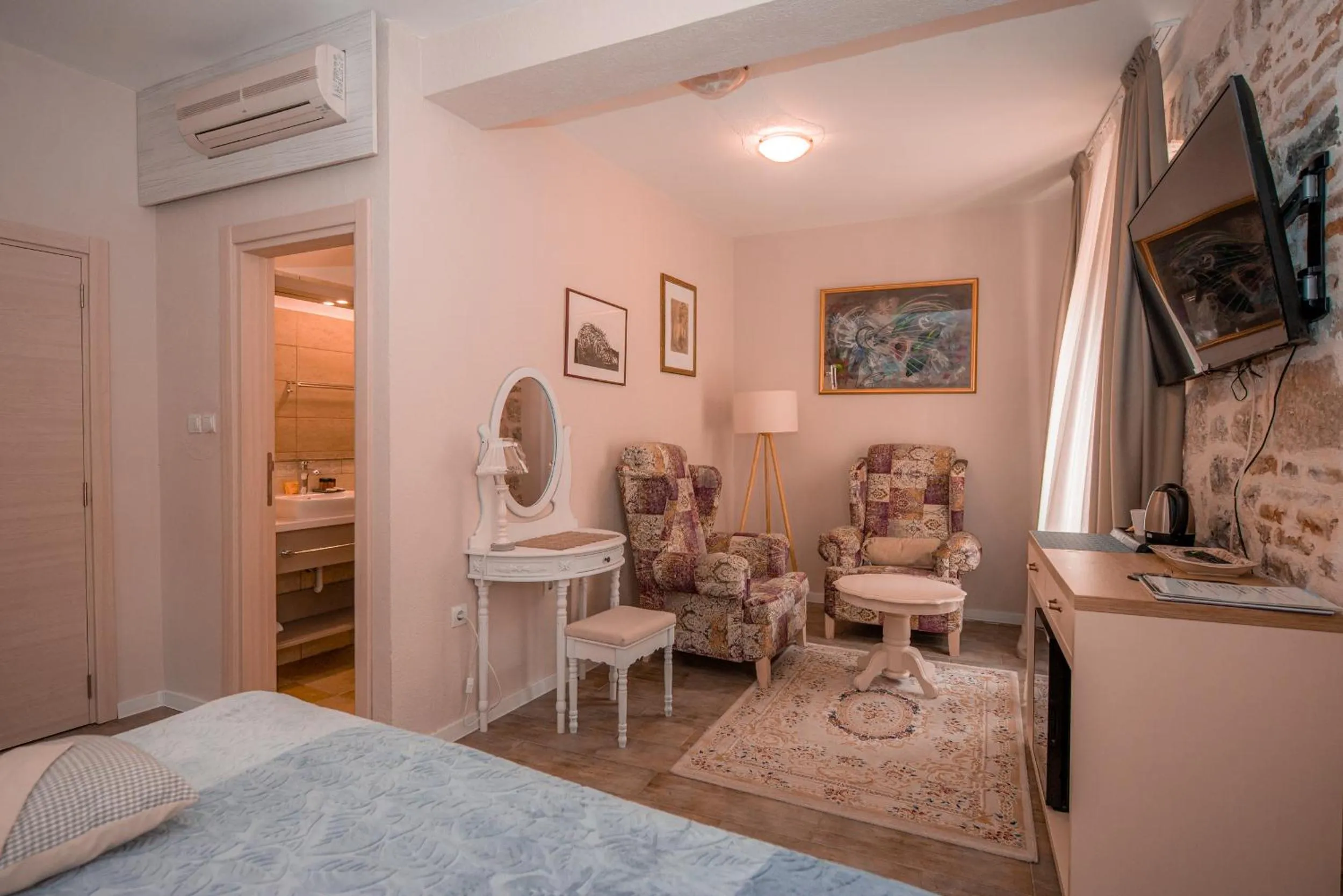 Bed in Antika Guesthouse