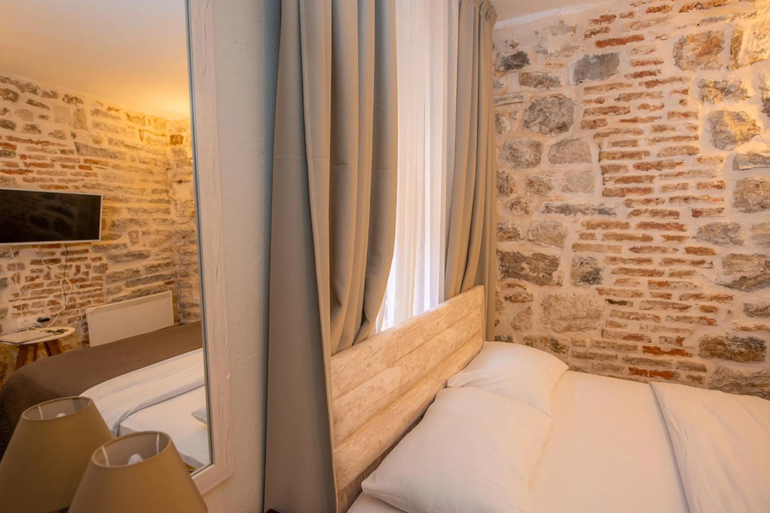 Bed in Antika Guesthouse