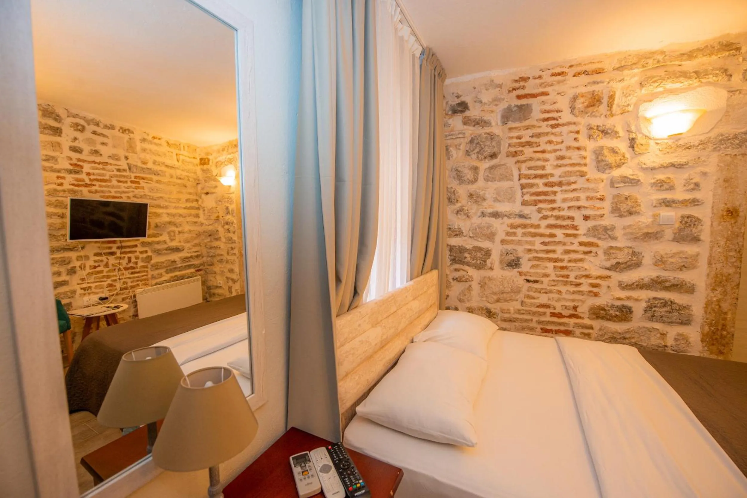 Bed in Antika Guesthouse