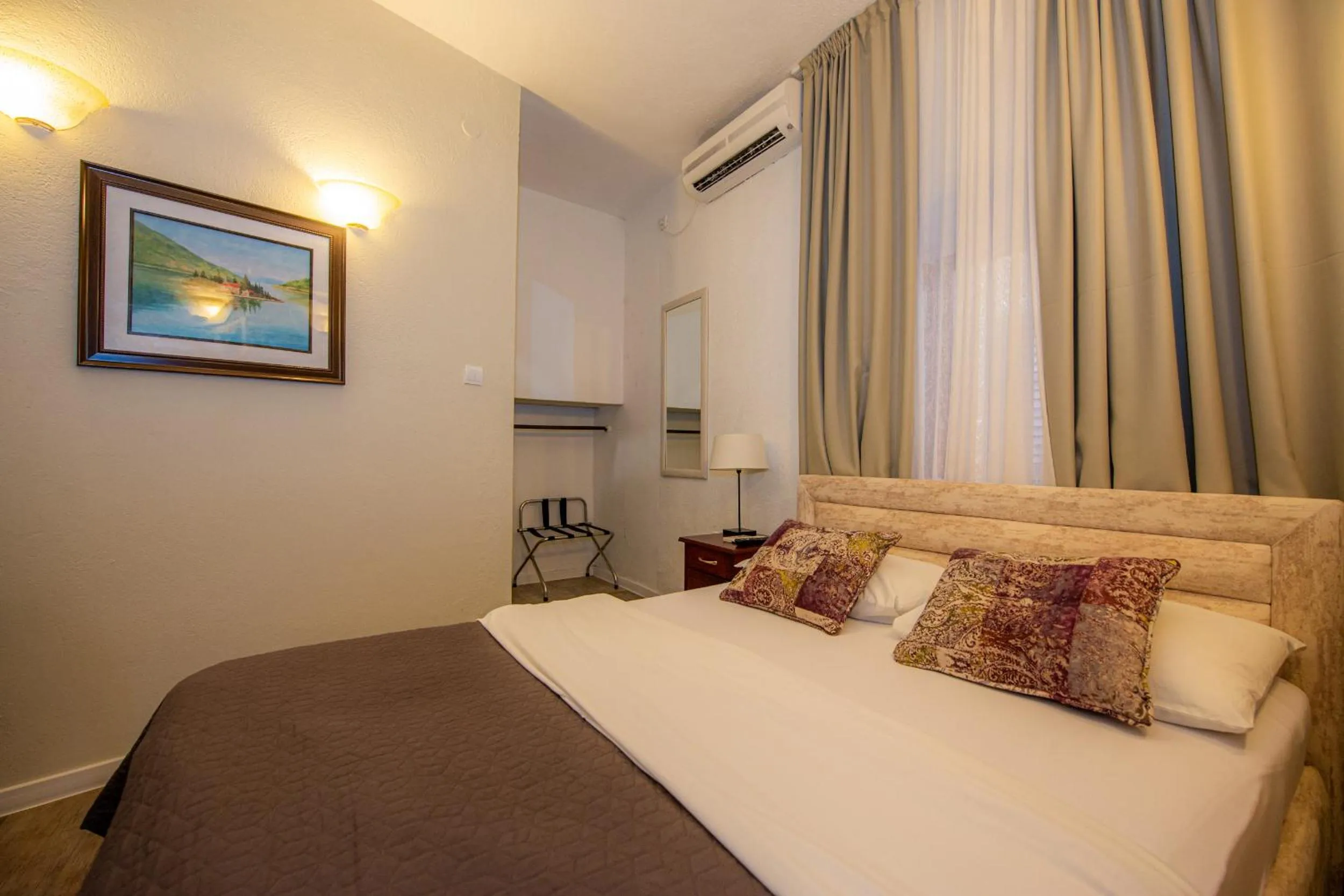 Bed in Antika Guesthouse