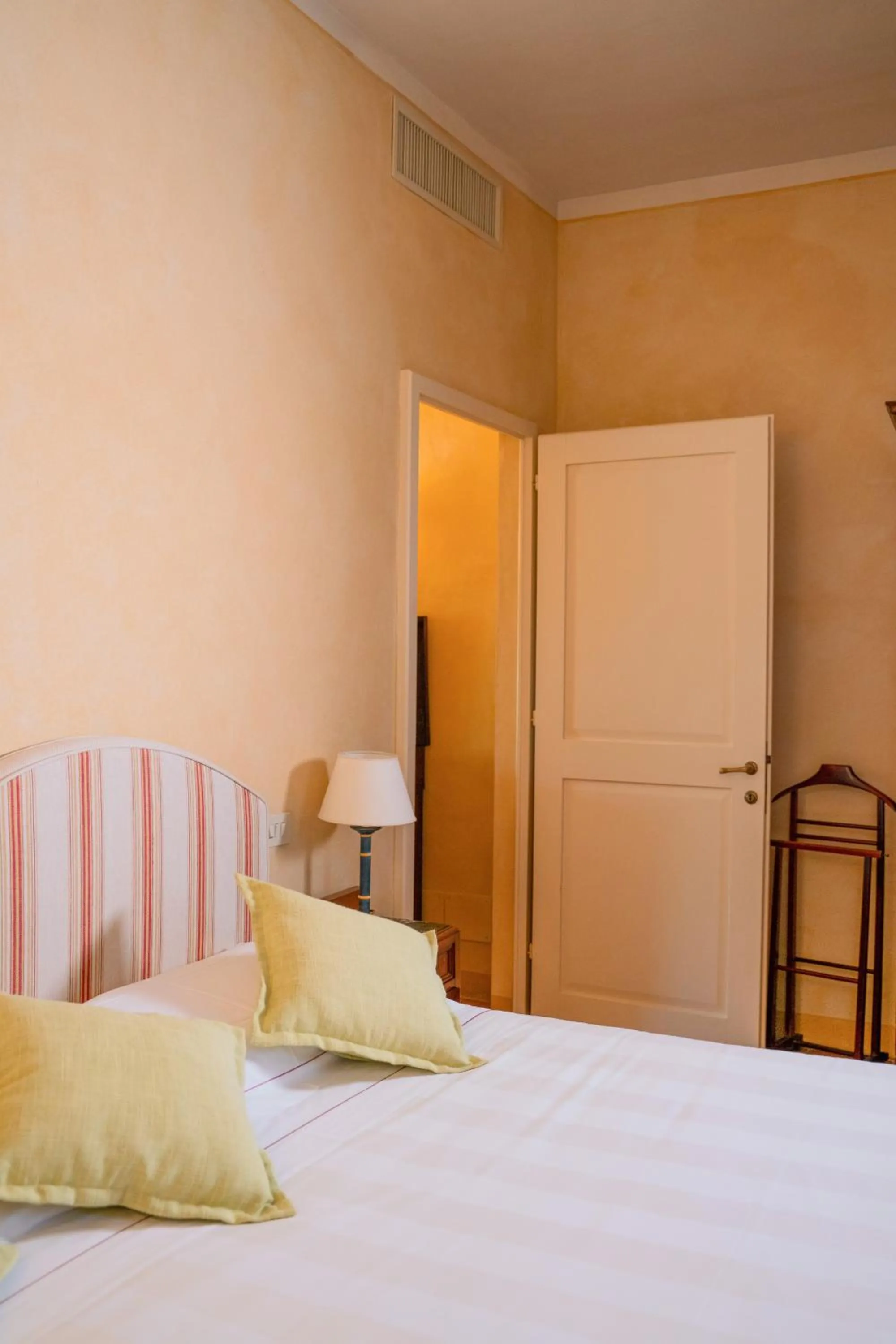 Bedroom, Bed in Fonte De' Medici