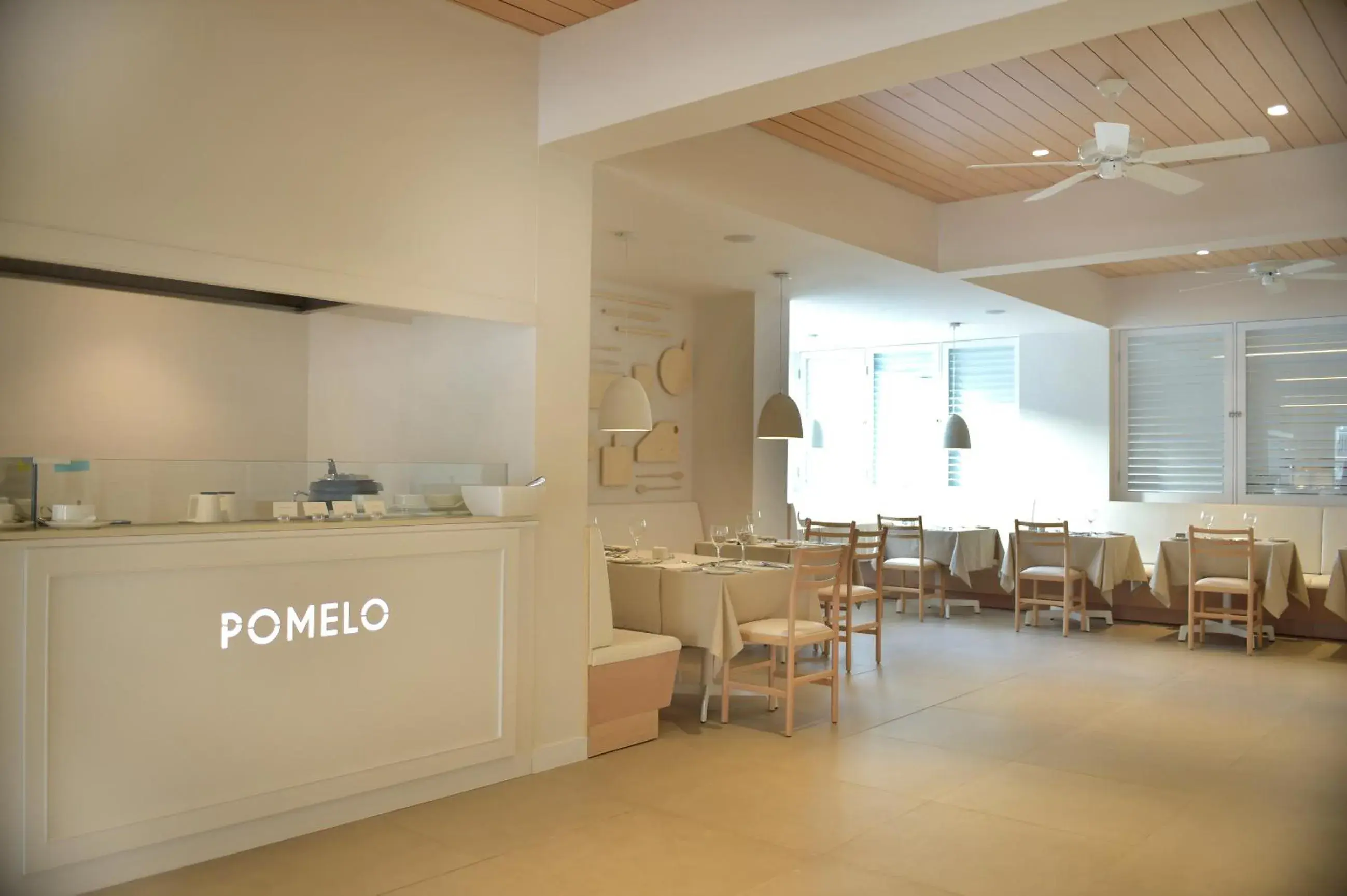 Restaurant/places to eat in Sunrise Gardens Aparthotel Restaurant/places to eat in Sunrise Gardens Aparthotel