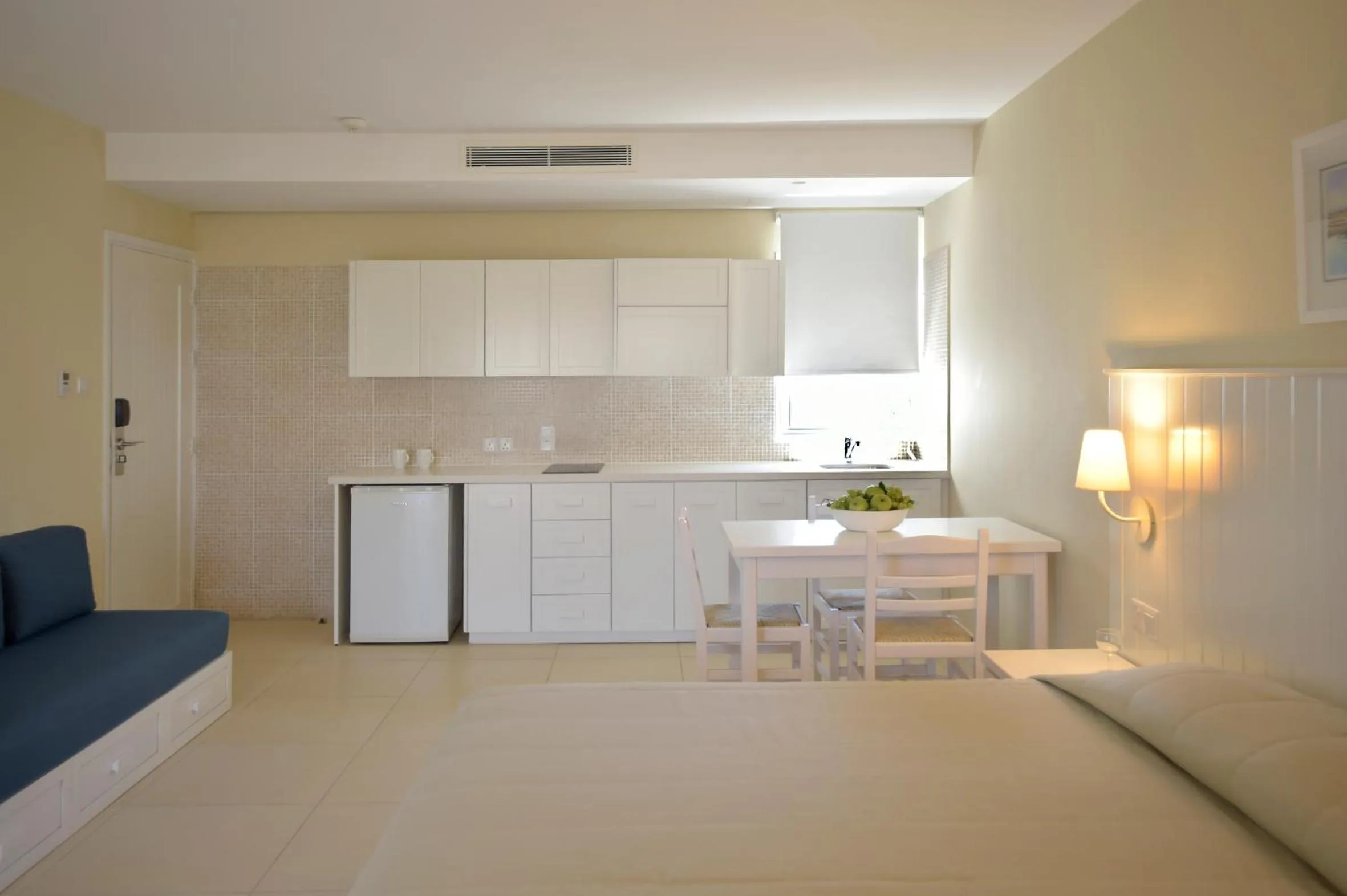 Kitchen or kitchenette in Sunrise Gardens Aparthotel