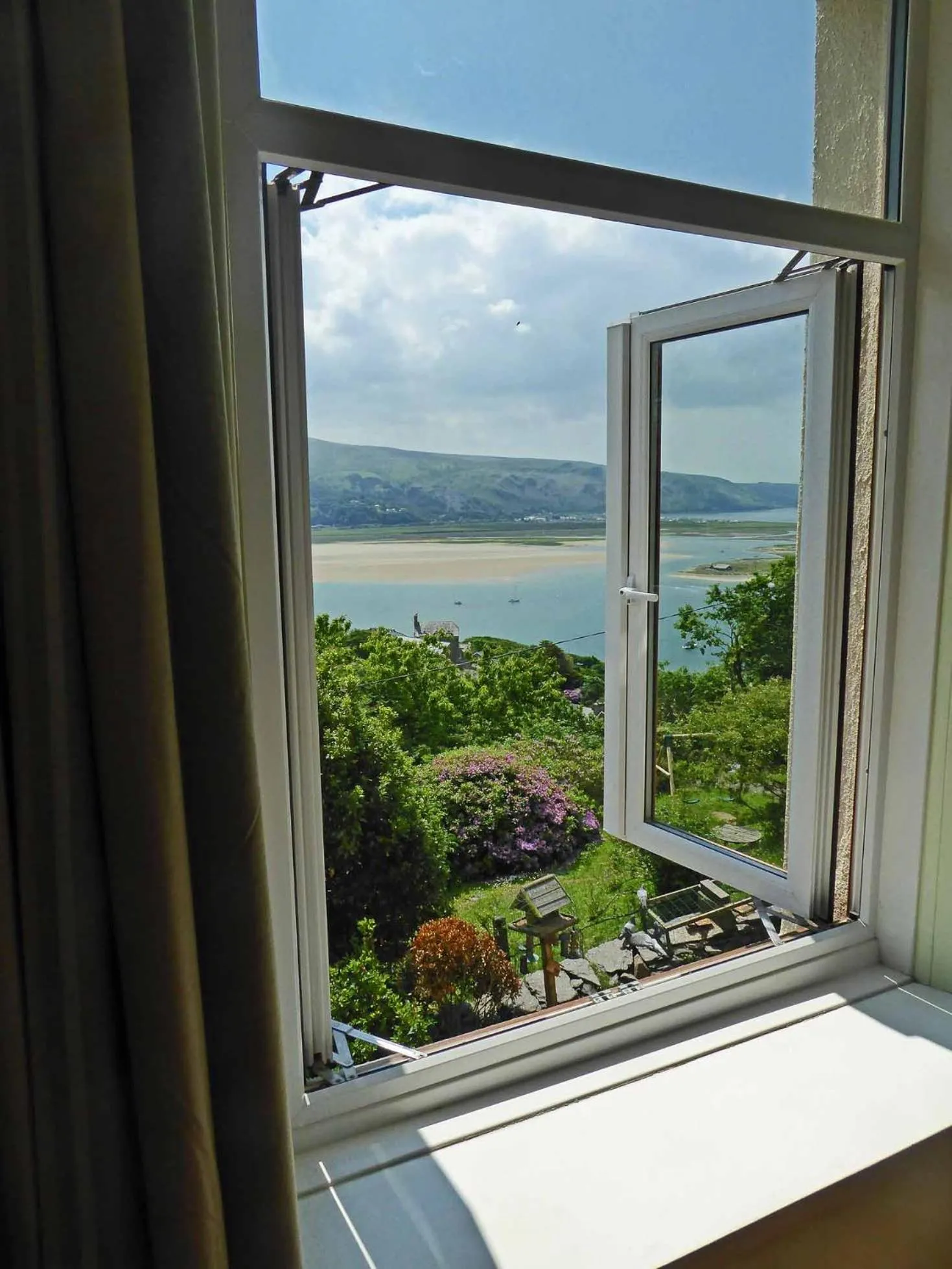 Mountain view in Bryn Melyn Apartments