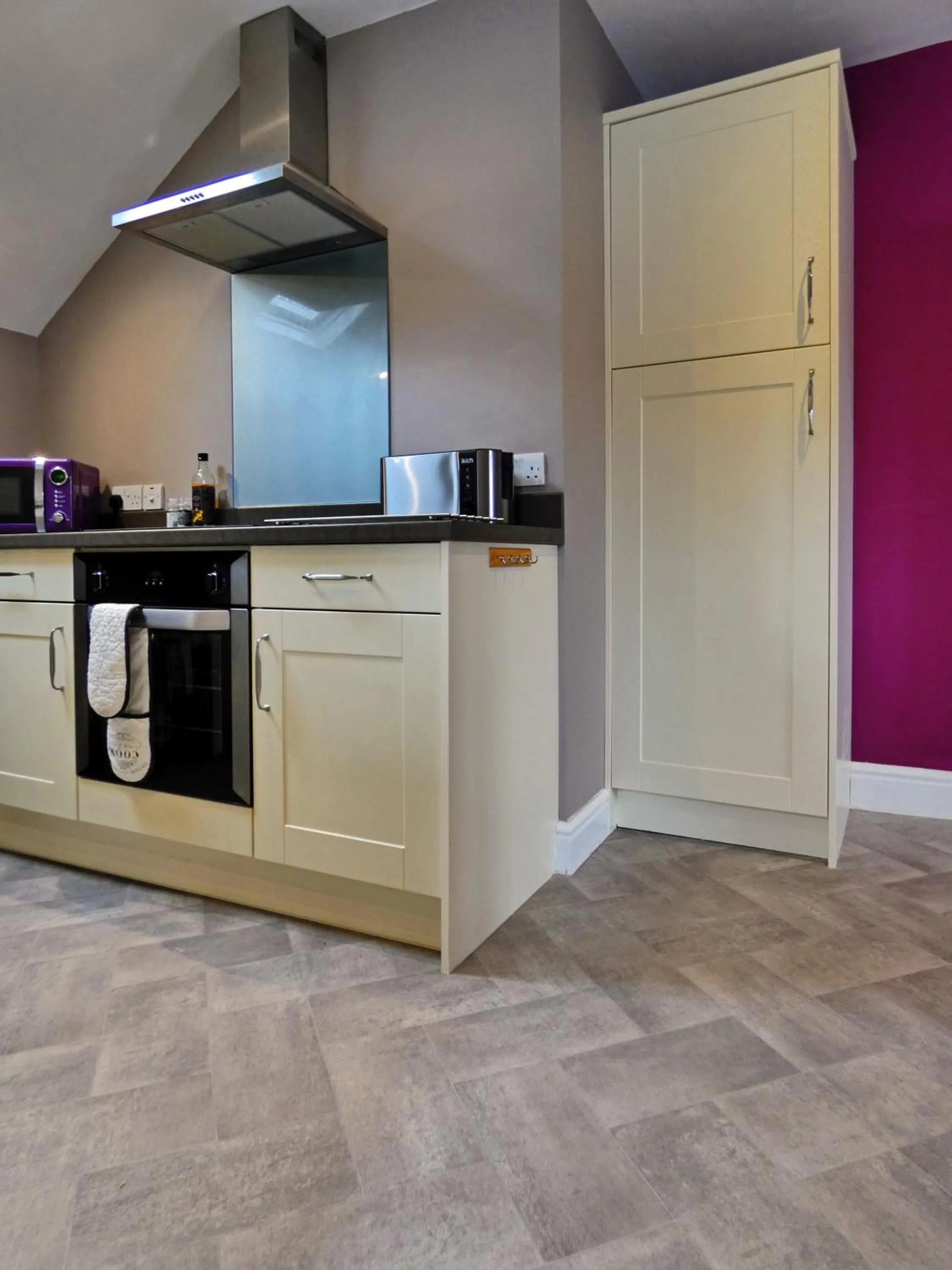 Kitchen or kitchenette in Bryn Melyn Apartments