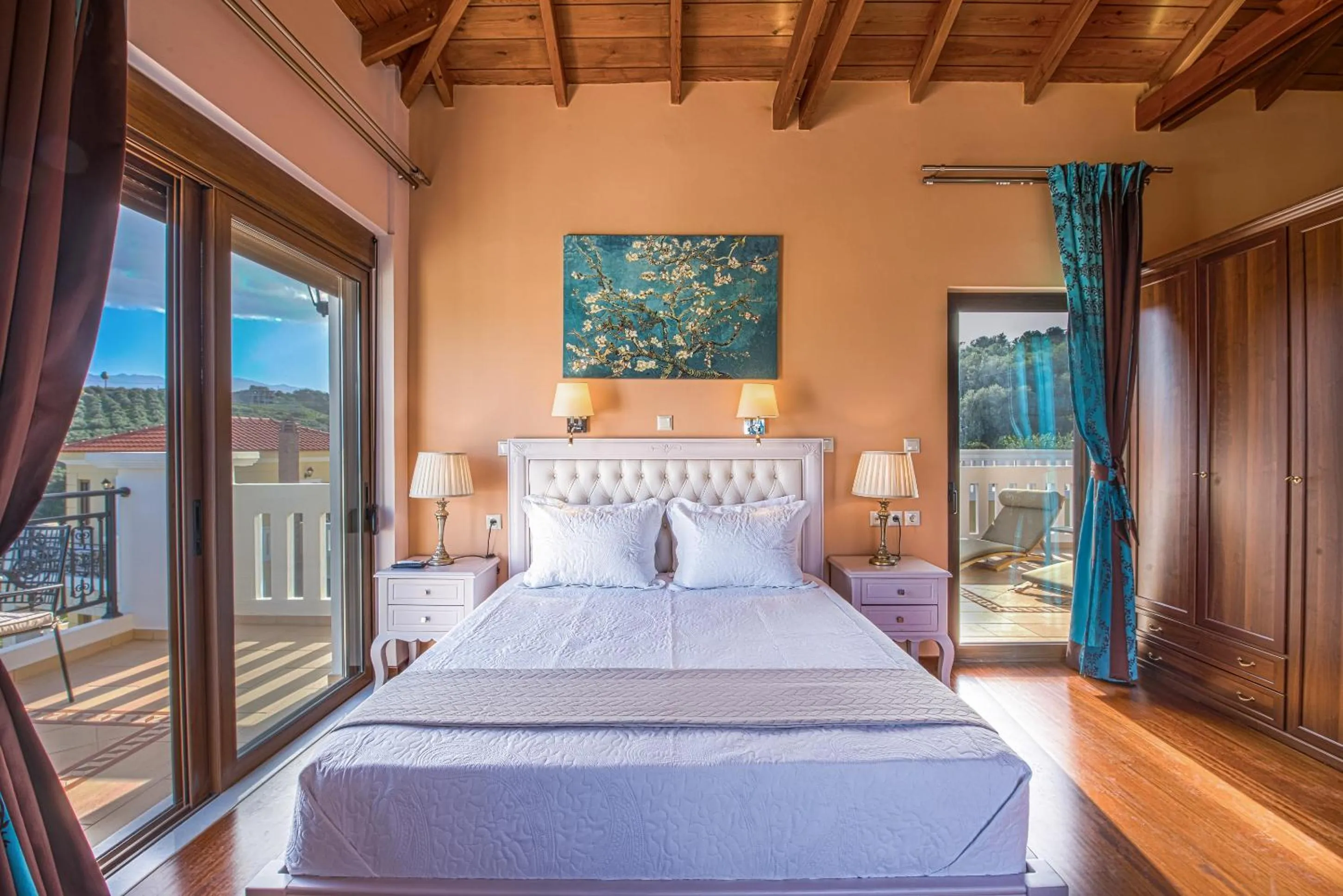 Bed in Casa Leone Suites