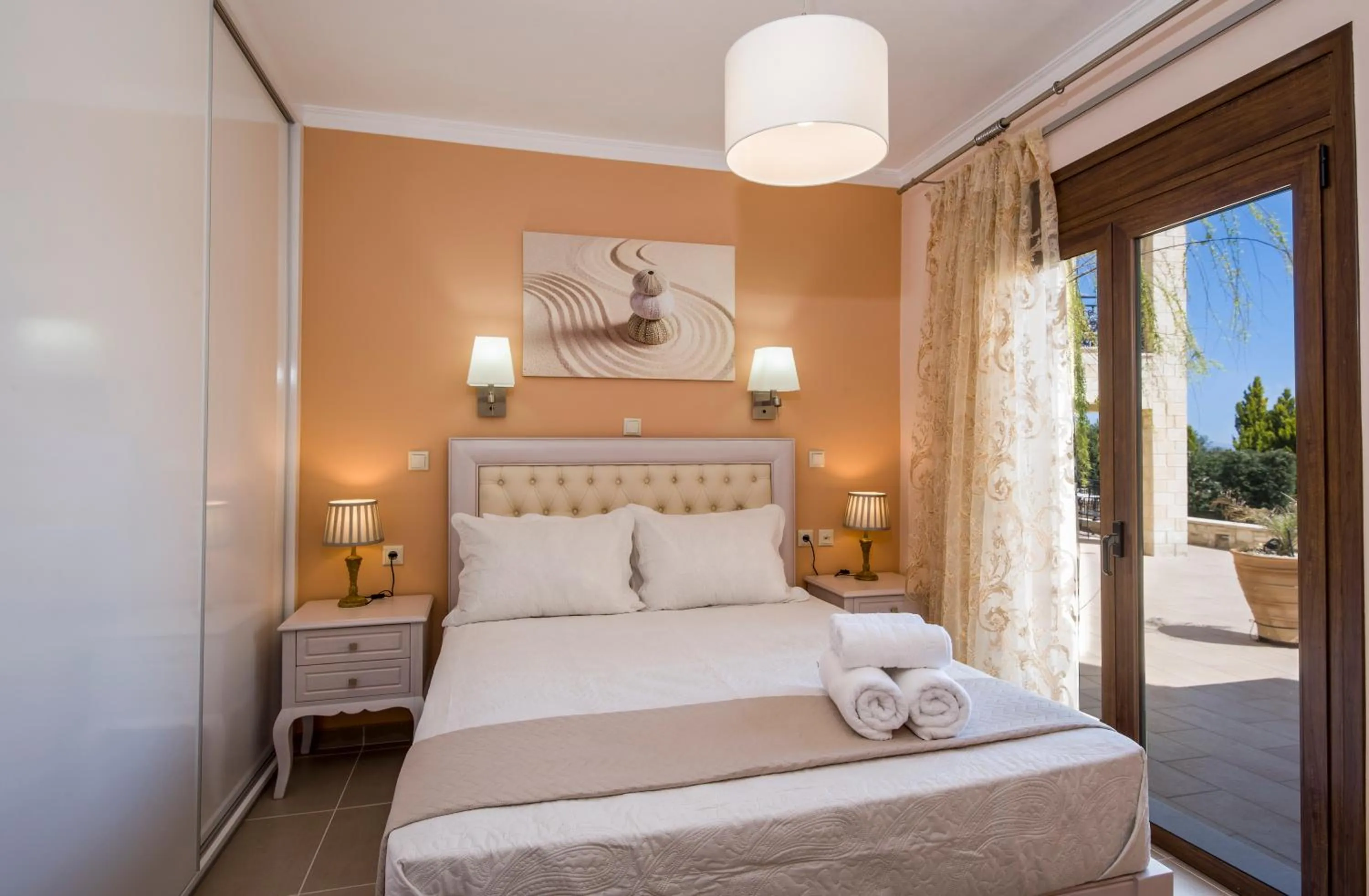 Bed in Casa Leone Suites