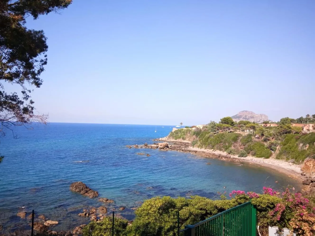 Sea view in Stanza in Villa con giardino vista mare