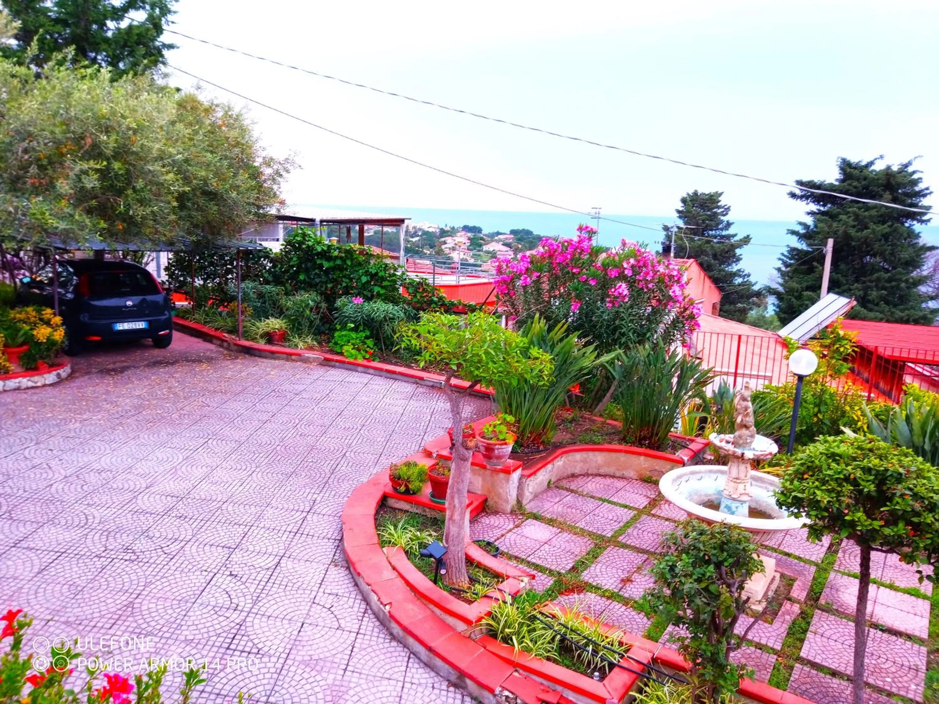 Garden in Stanza in Villa con giardino vista mare