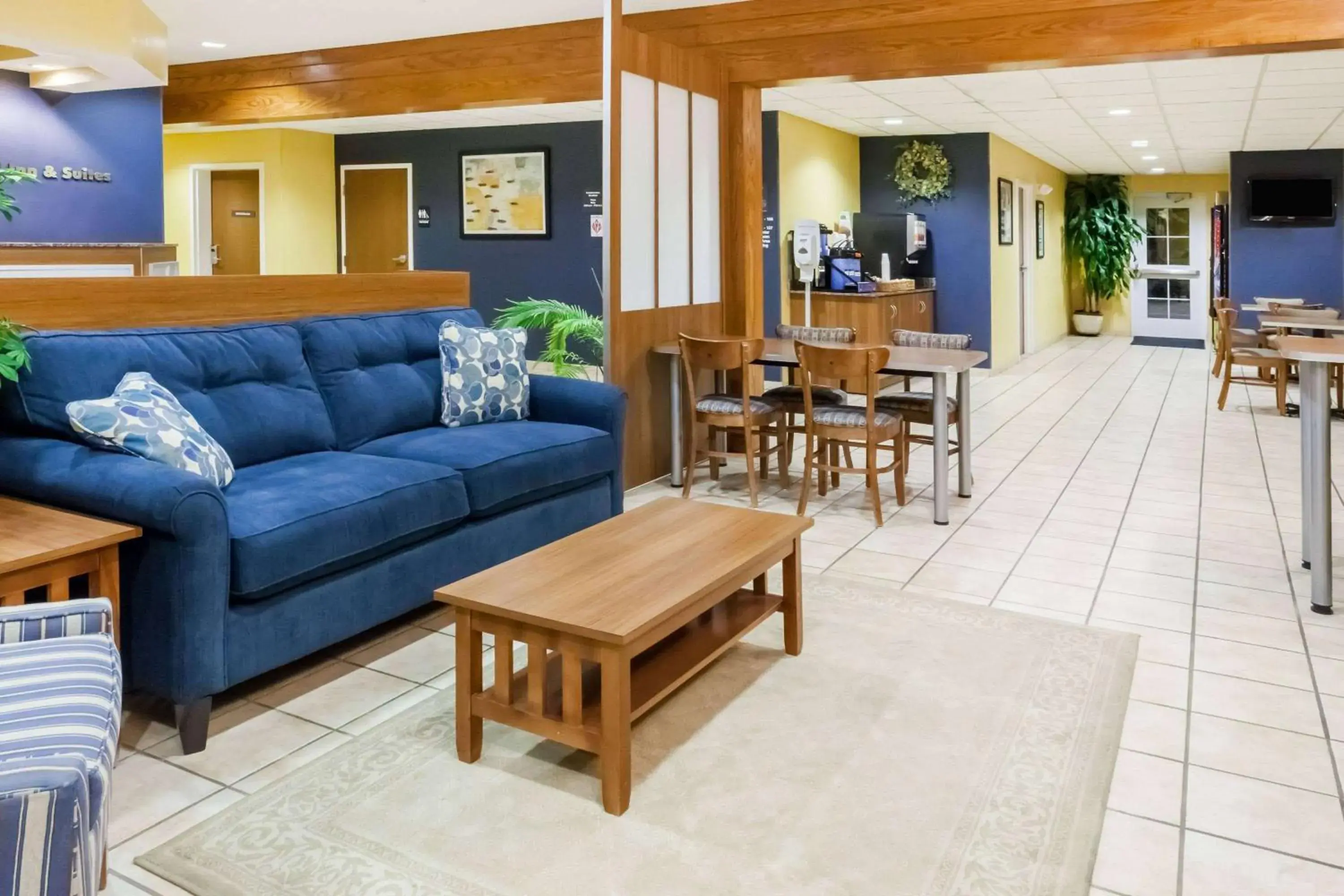Lobby or reception in Microtel Inn & Suites Lobby or reception in Microtel Inn & Suites