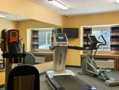 Fitness centre/facilities in Microtel Inn & Suites Fitness centre/facilities in Microtel Inn & Suites