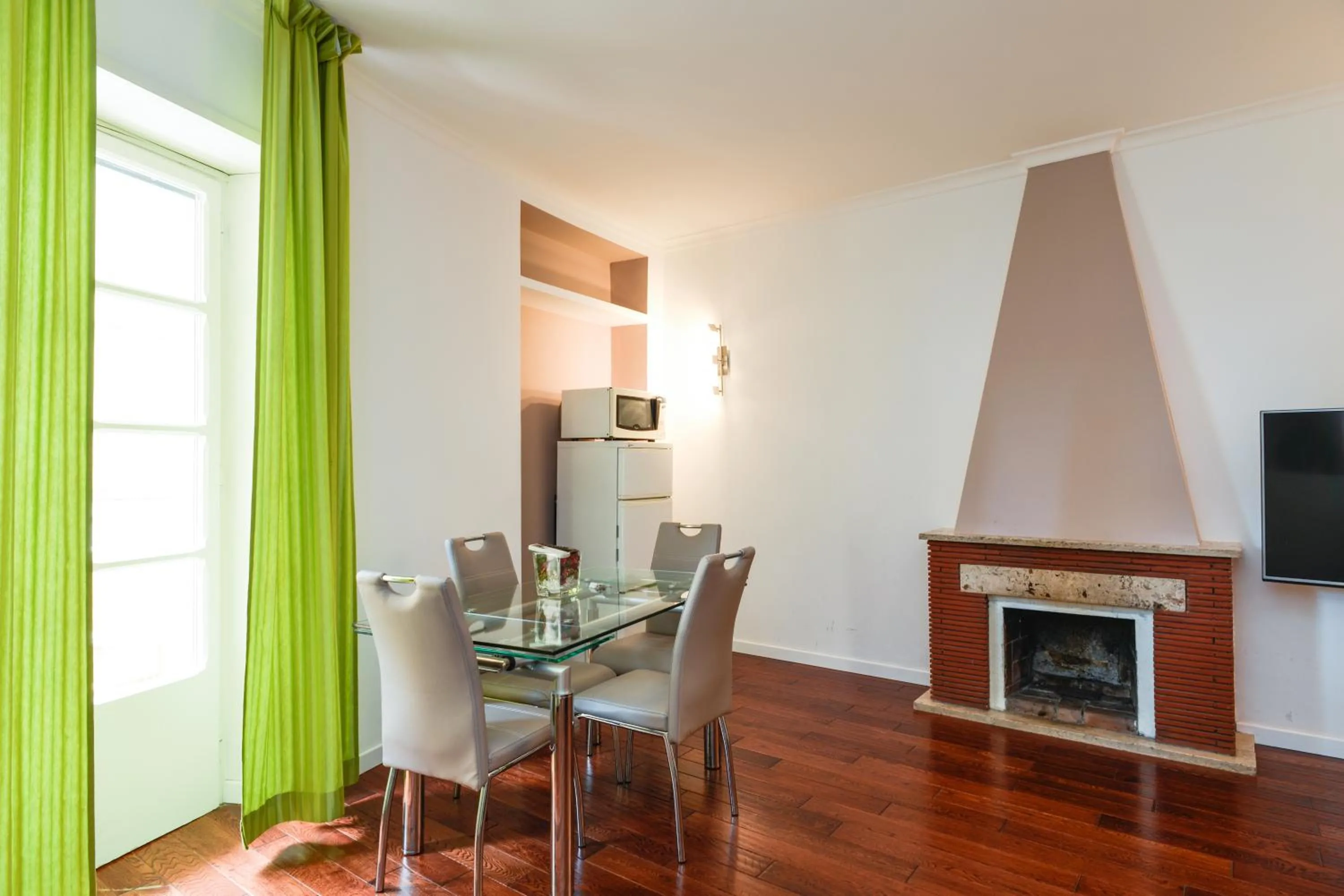 Dining area in Archimede Flat