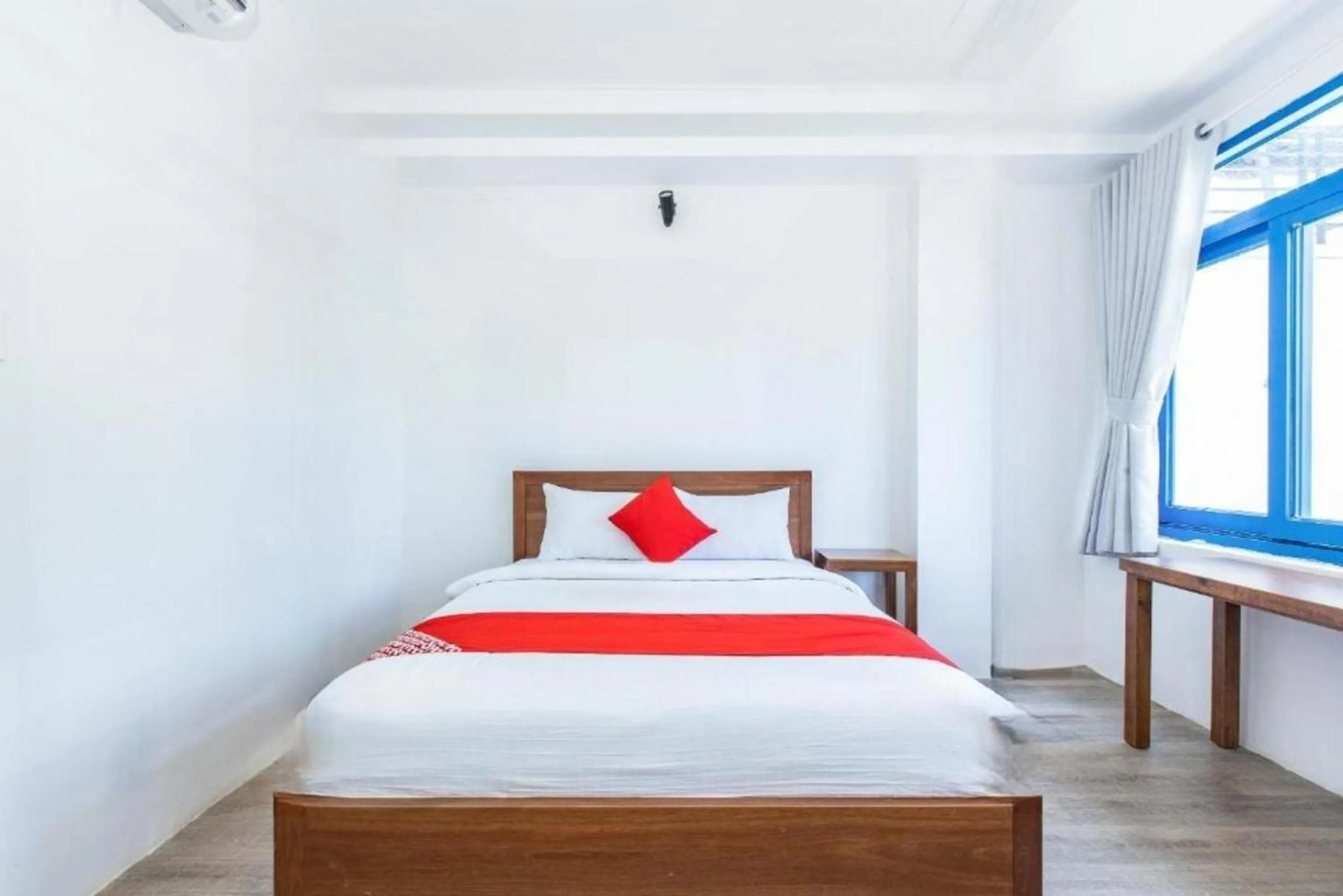 Bedroom, Bed in GIS Hotel Nha Trang & Motorbike Rental