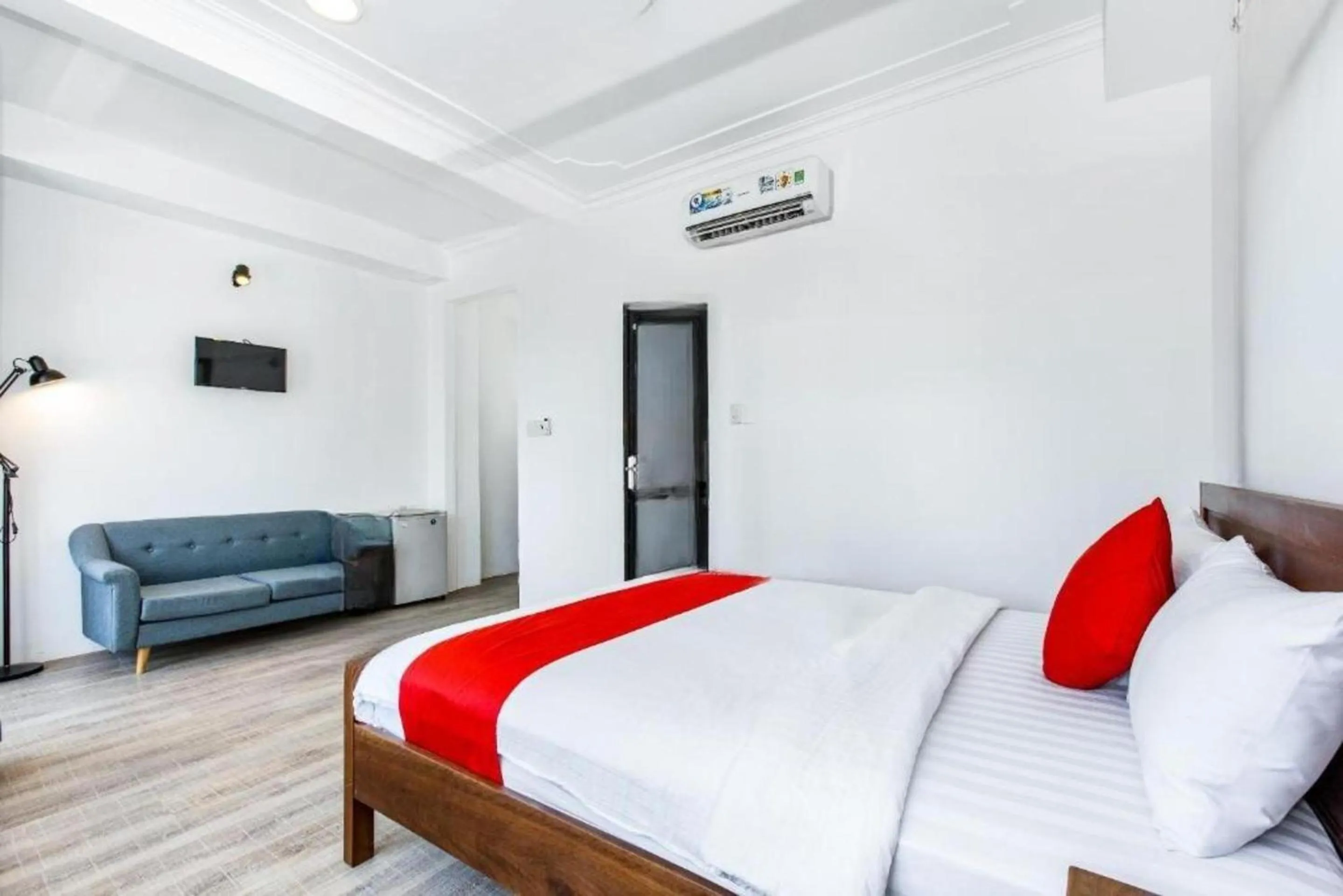 Bedroom, Bed in GIS Hotel Nha Trang & Motorbike Rental