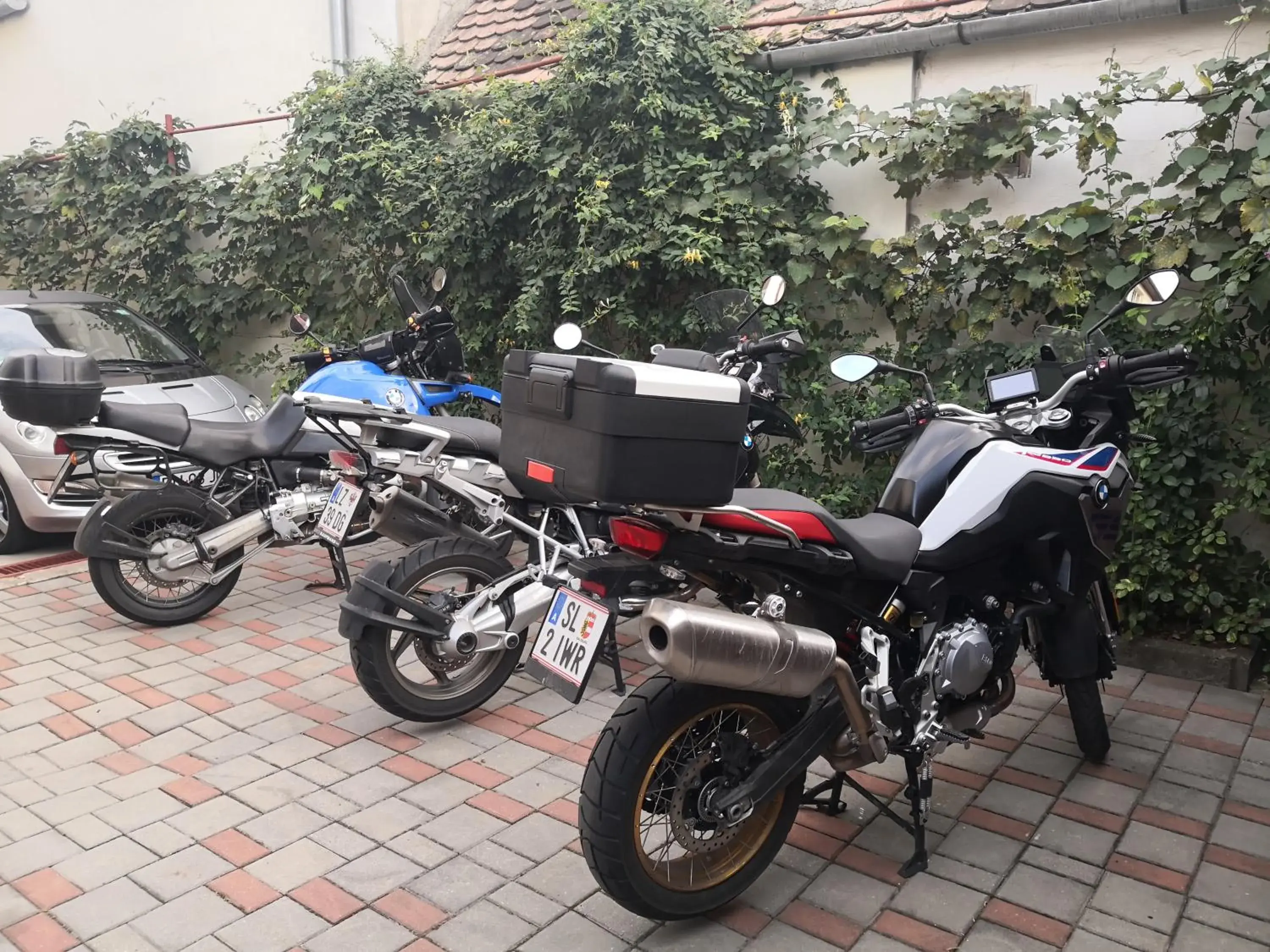 Property building in Vila Anca Property building in Vila Anca