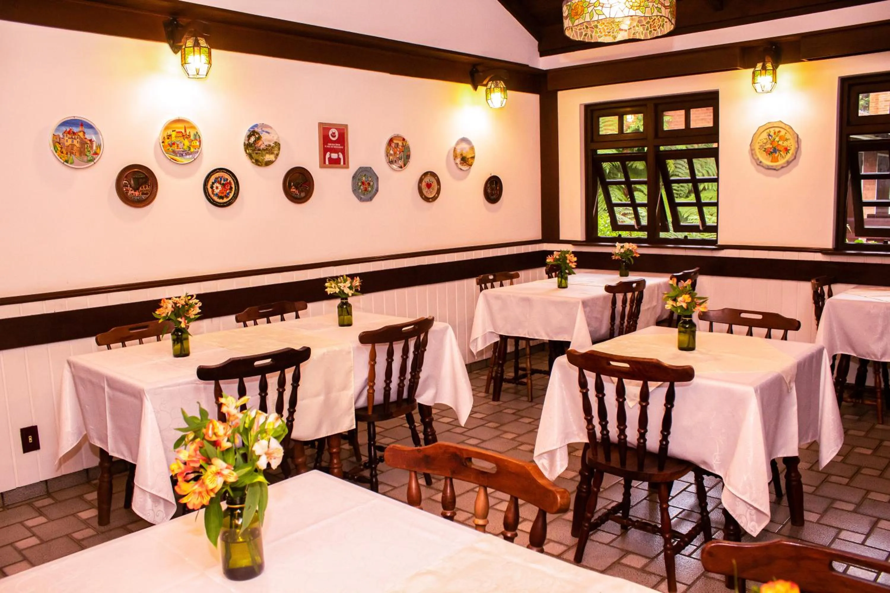 Restaurant/places to eat in Pousada O Cantinho da Raposa