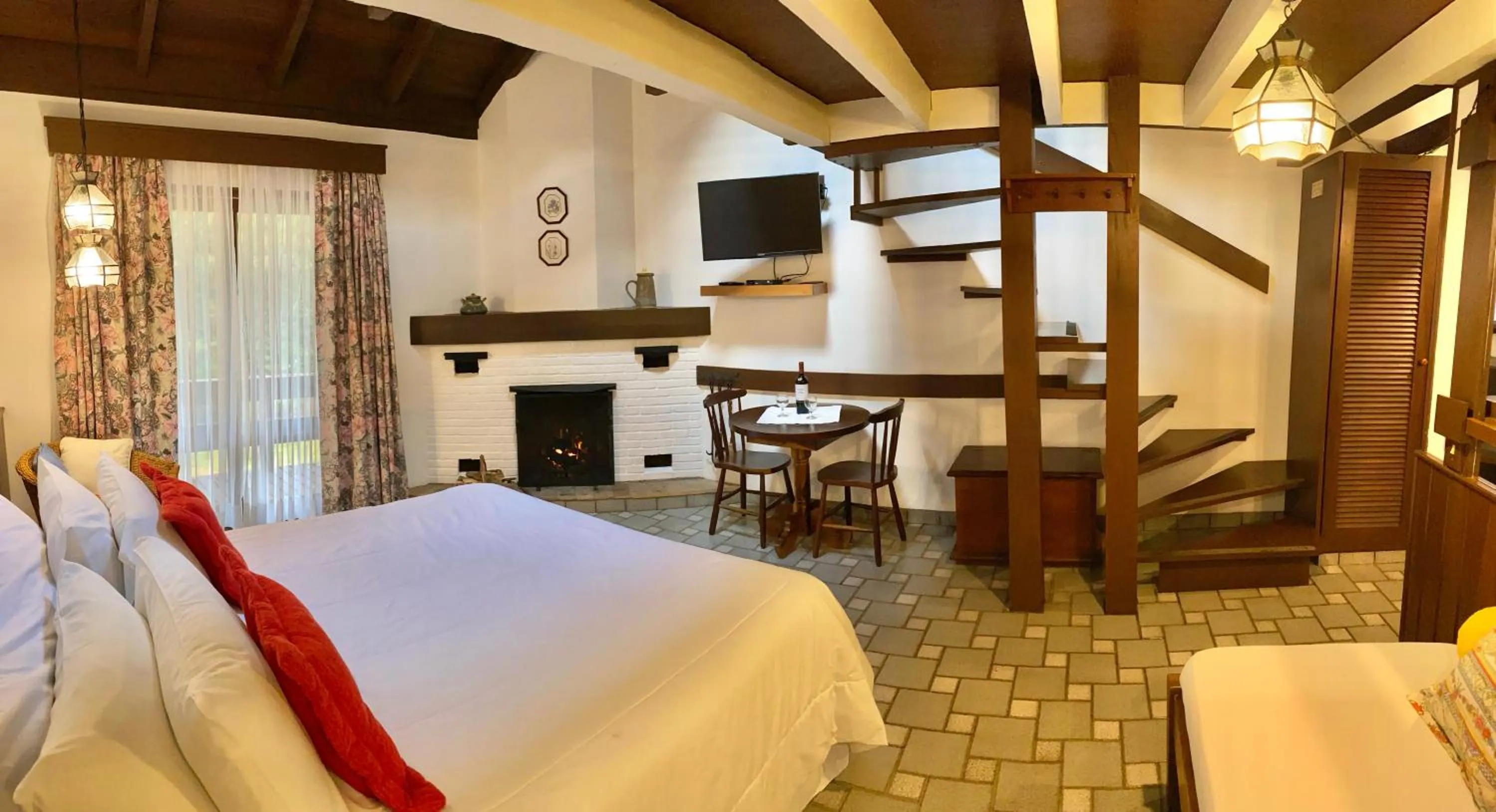 Photo of the whole room, Bed in Pousada O Cantinho da Raposa