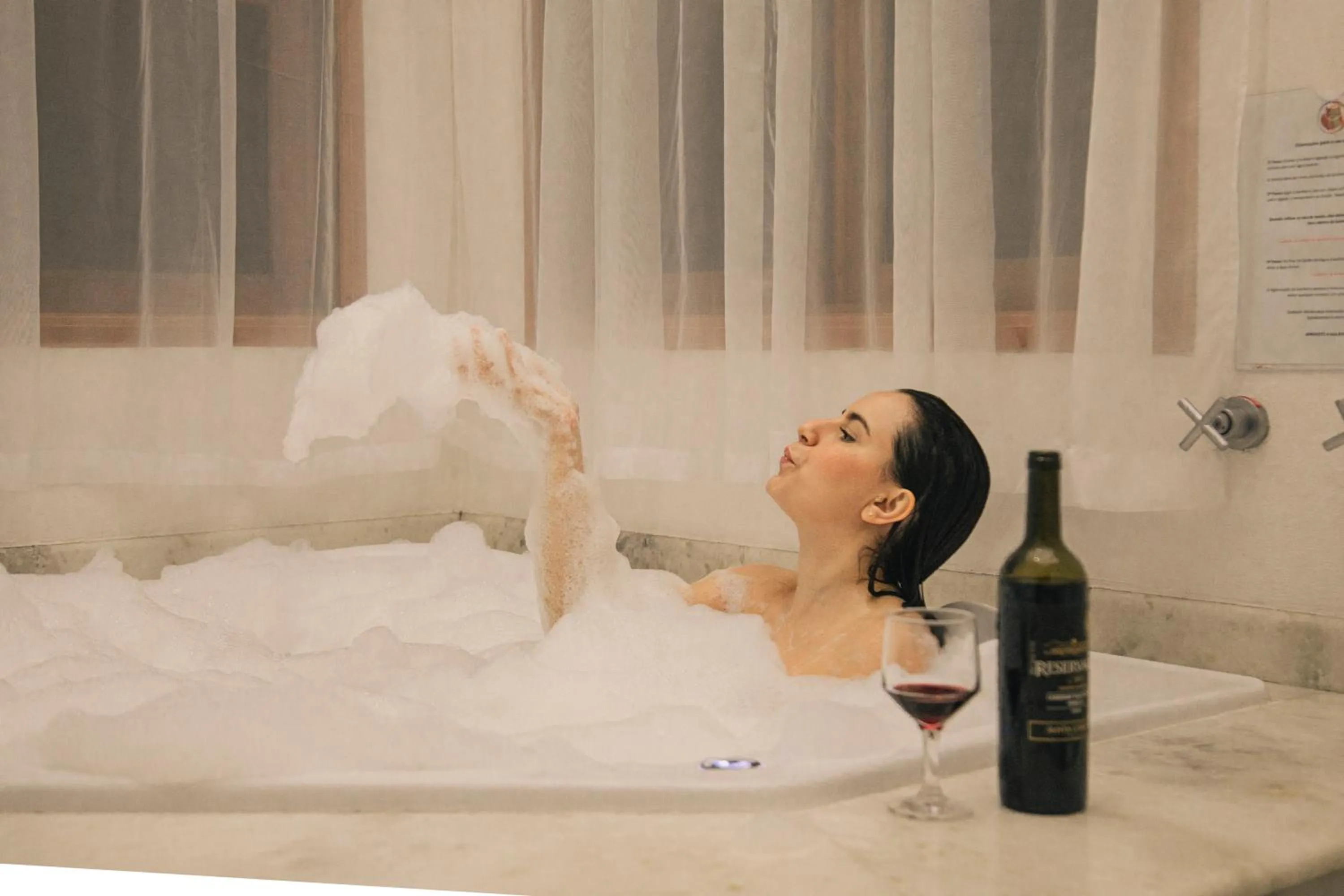 People in Pousada O Cantinho da Raposa